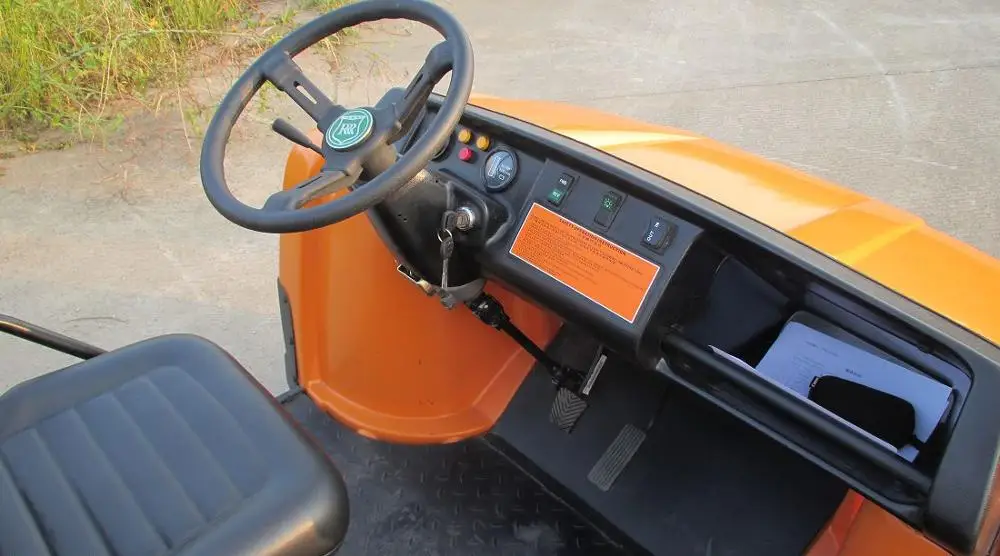 Gator UTV ваш идеальный компаньон для фермы с гидравлическим подъемником и универсальным грузовым ящиком