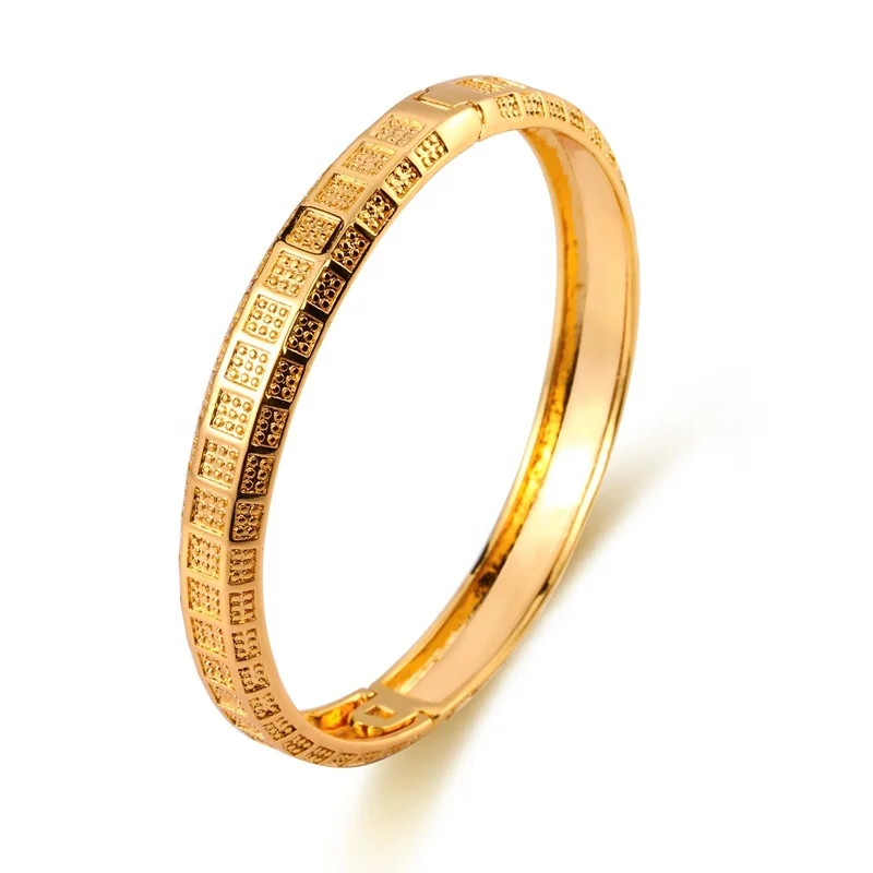 Wholesale custom engagement marriage bangles gold plated brass fashion jewelry carved simple vintage cuff bangles for women