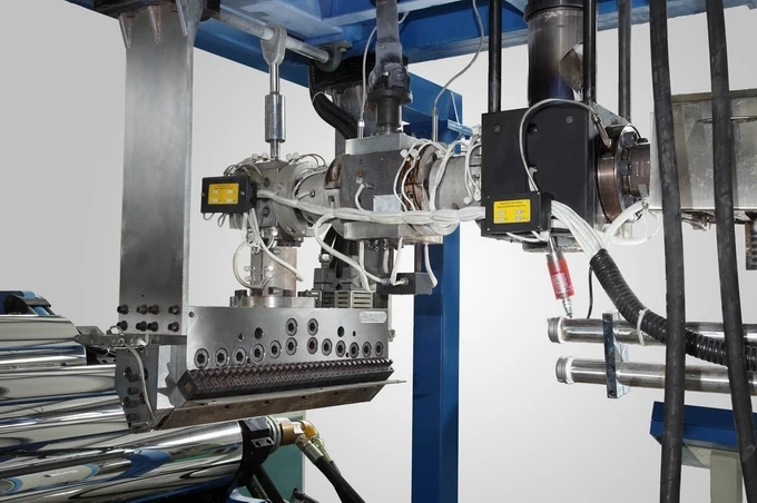 Полностью автоматический ПЭТ листа экструдер для переработки 100% хлопья