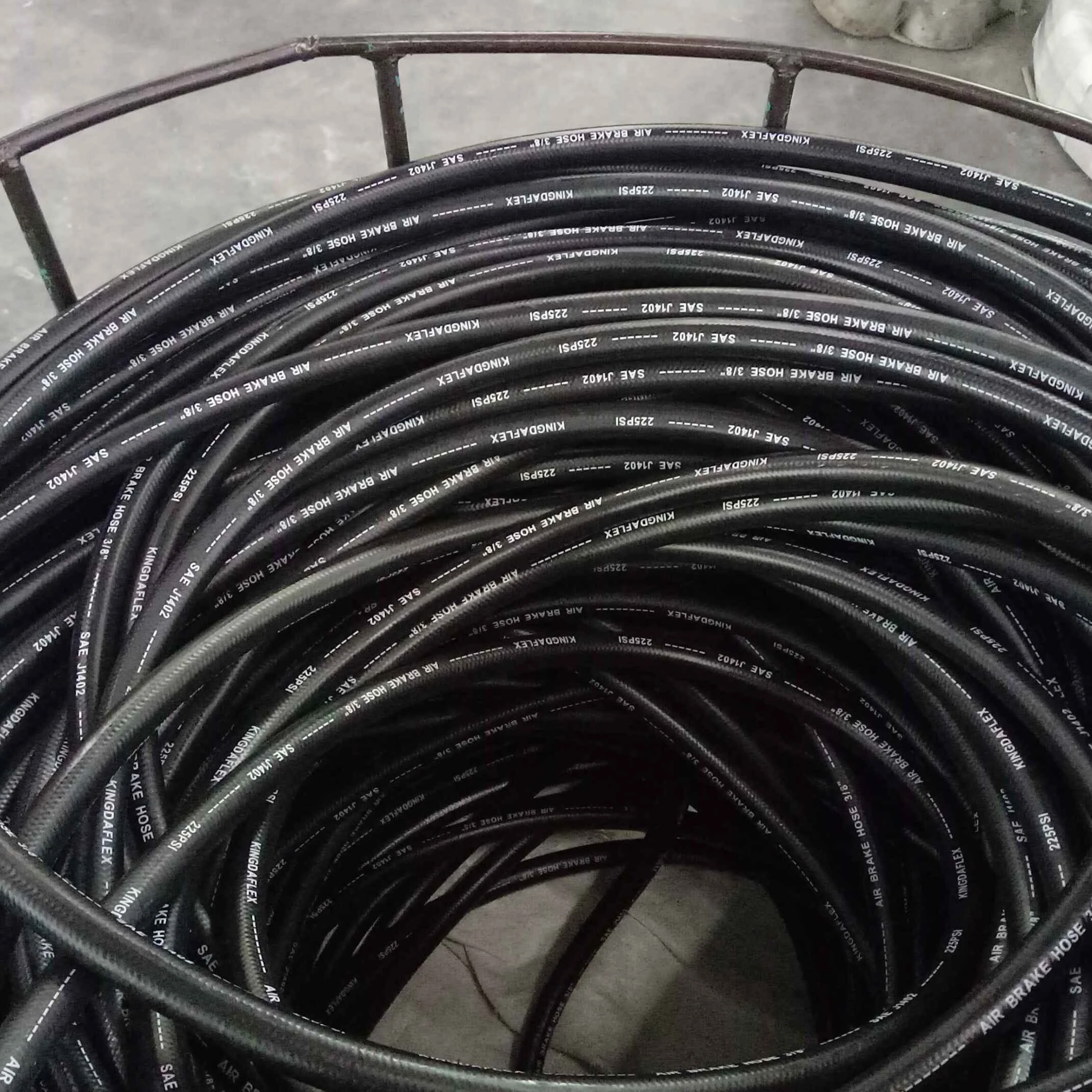 3/8 дюйма шланг пневматического тормоза высокого давления J1402