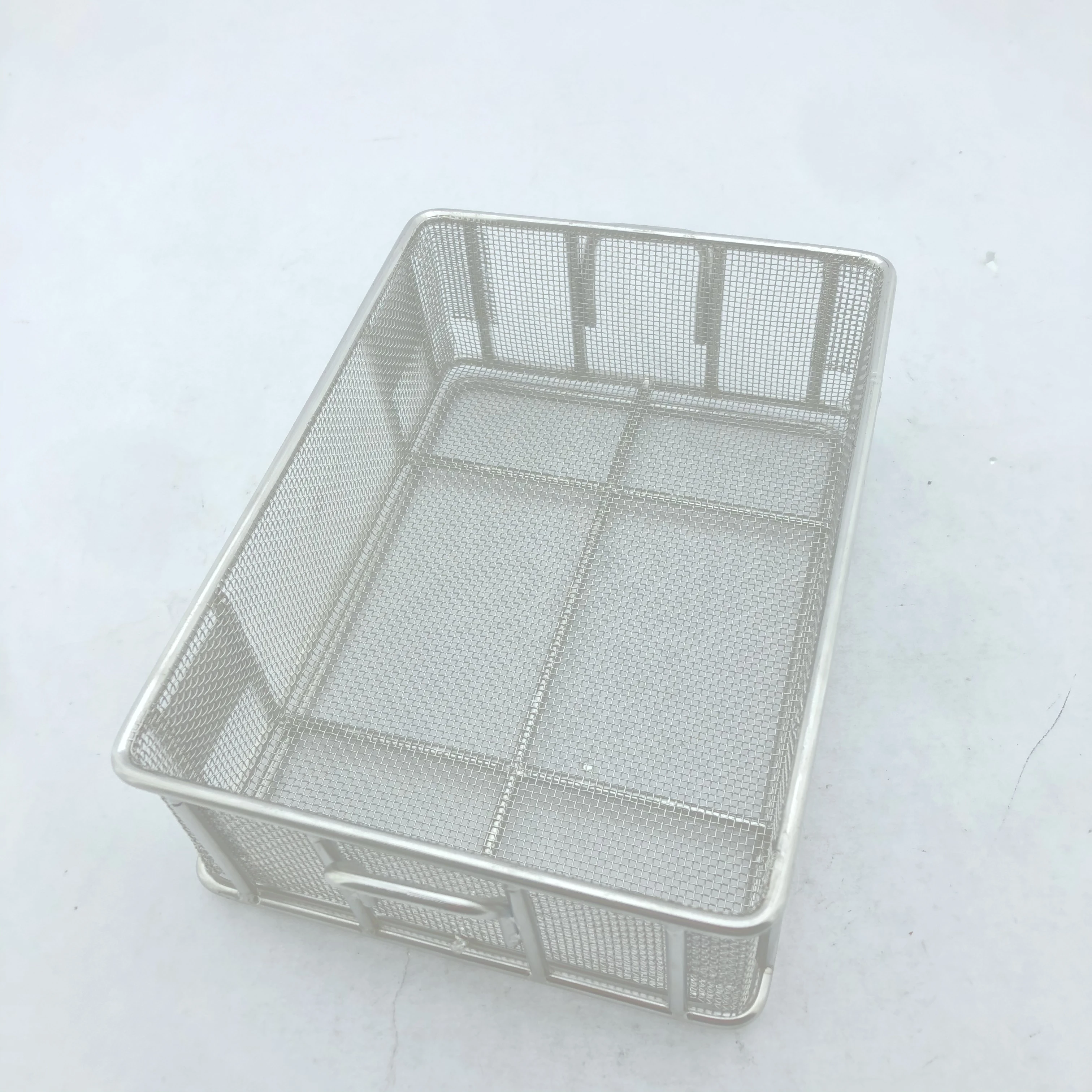 stainless steel wire mesh medical disinfect tray/medical tray/Heat treat 304 stainless steel wire mesh Bulk wire baskets