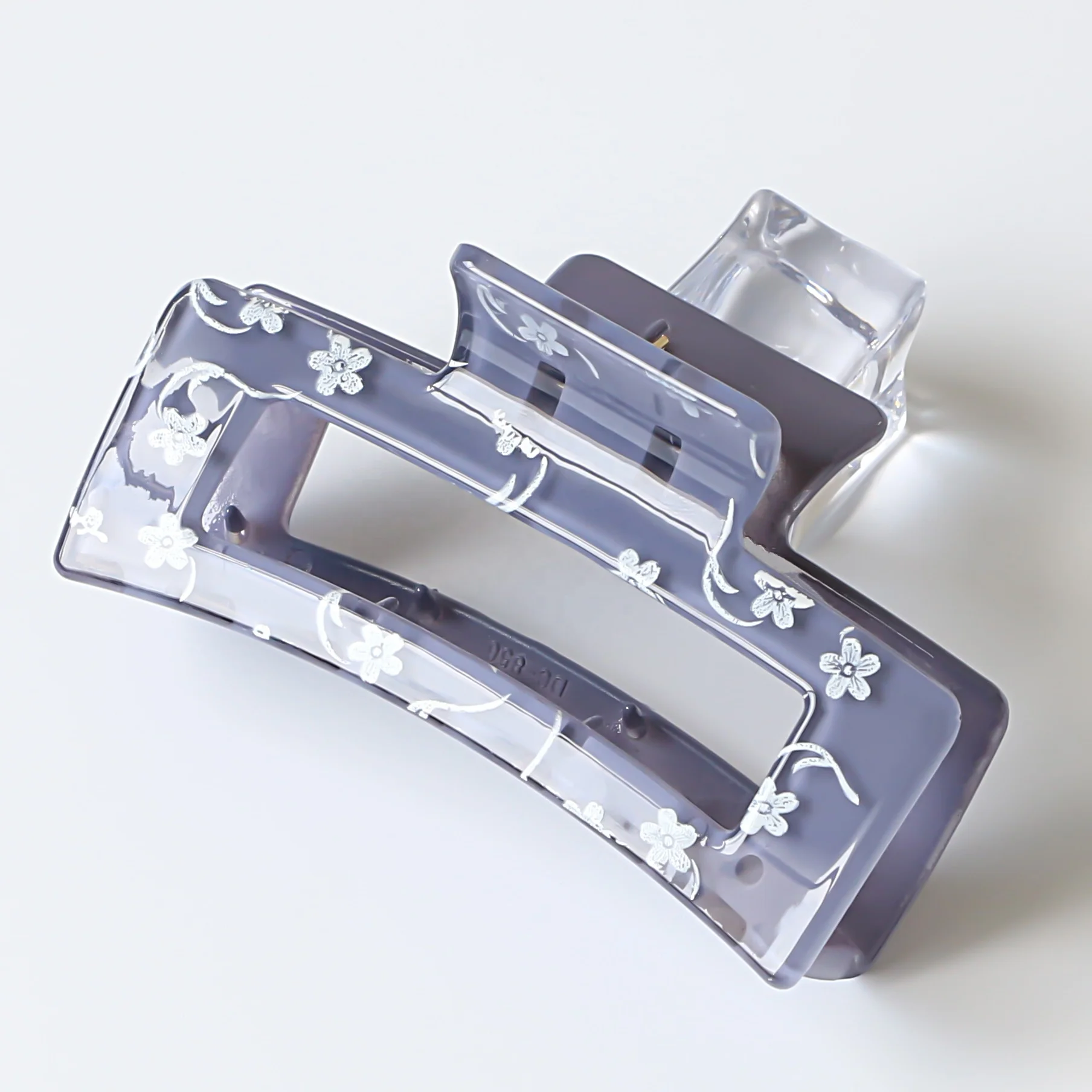 Ziming New 8 CM Big Size Floral Printed Hollow Shinny Acrylic Hair Claw Glossy Flower Pattern Acrylic Shower Hair Clip Hair Grip