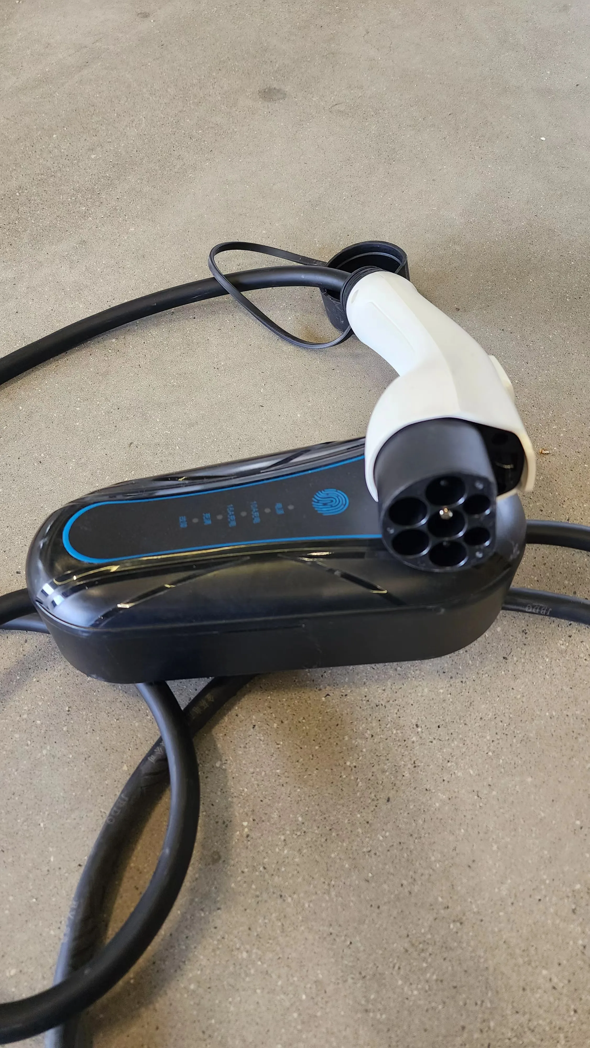 CCS standard GBT standard portable 3.5KW 7 KW electric car charge