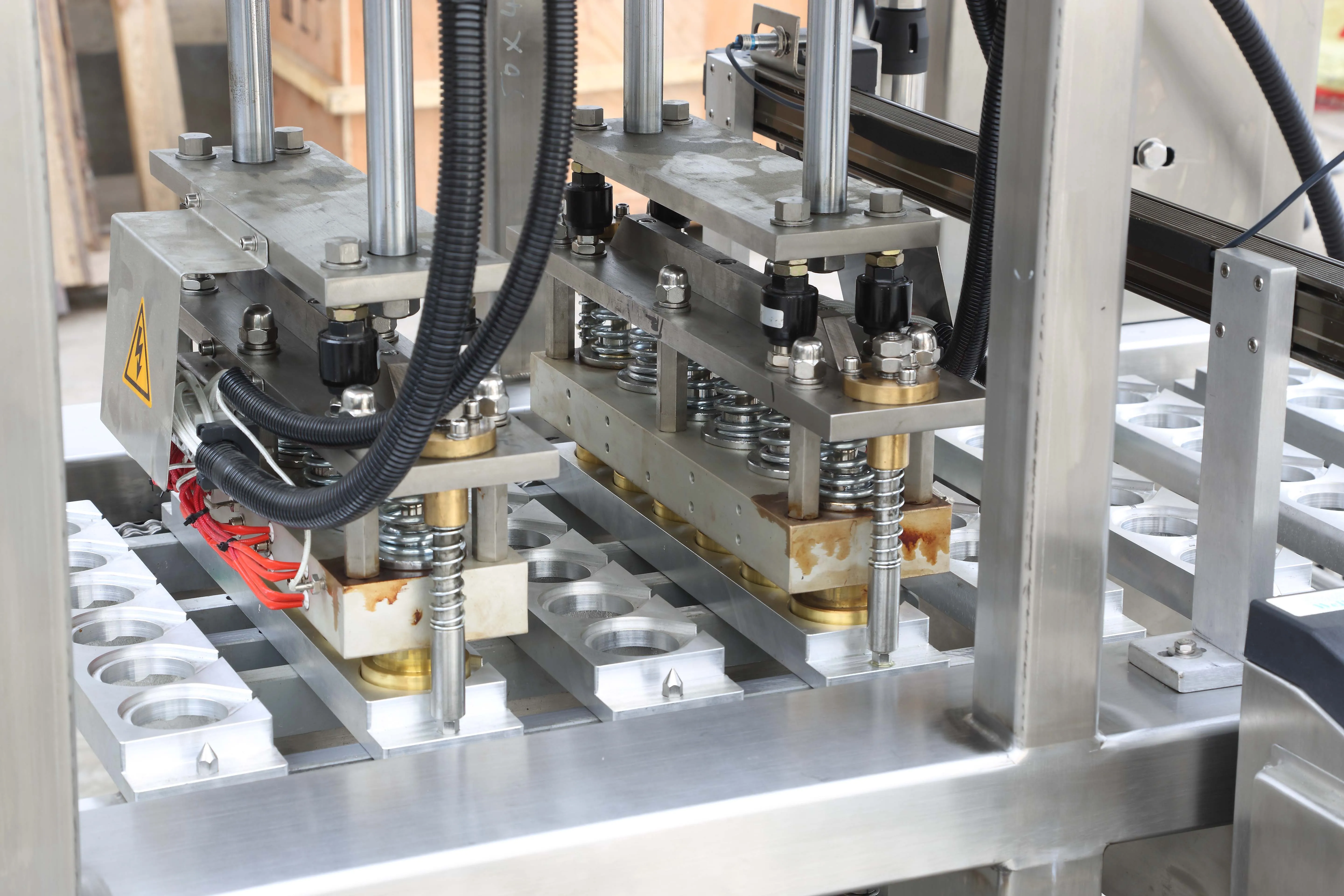 Condiment Cup Liquid Filling And Packing Sealing Machine Automatic Yoghurt Cup Energy Drink Cup Filling And Sealing Machine