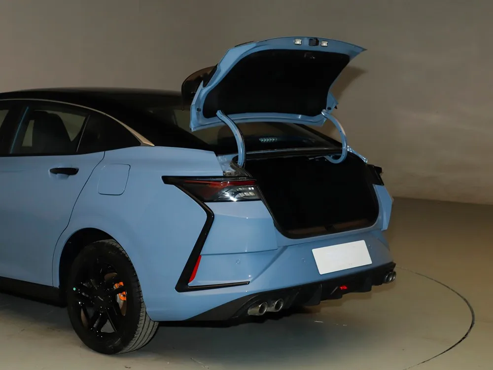 5-местный автоматический бензиновый автомобиль компактный седан класса 1 5 т высокая скорость 180 км/ч 2024 Aeolus Yixuan для продажи