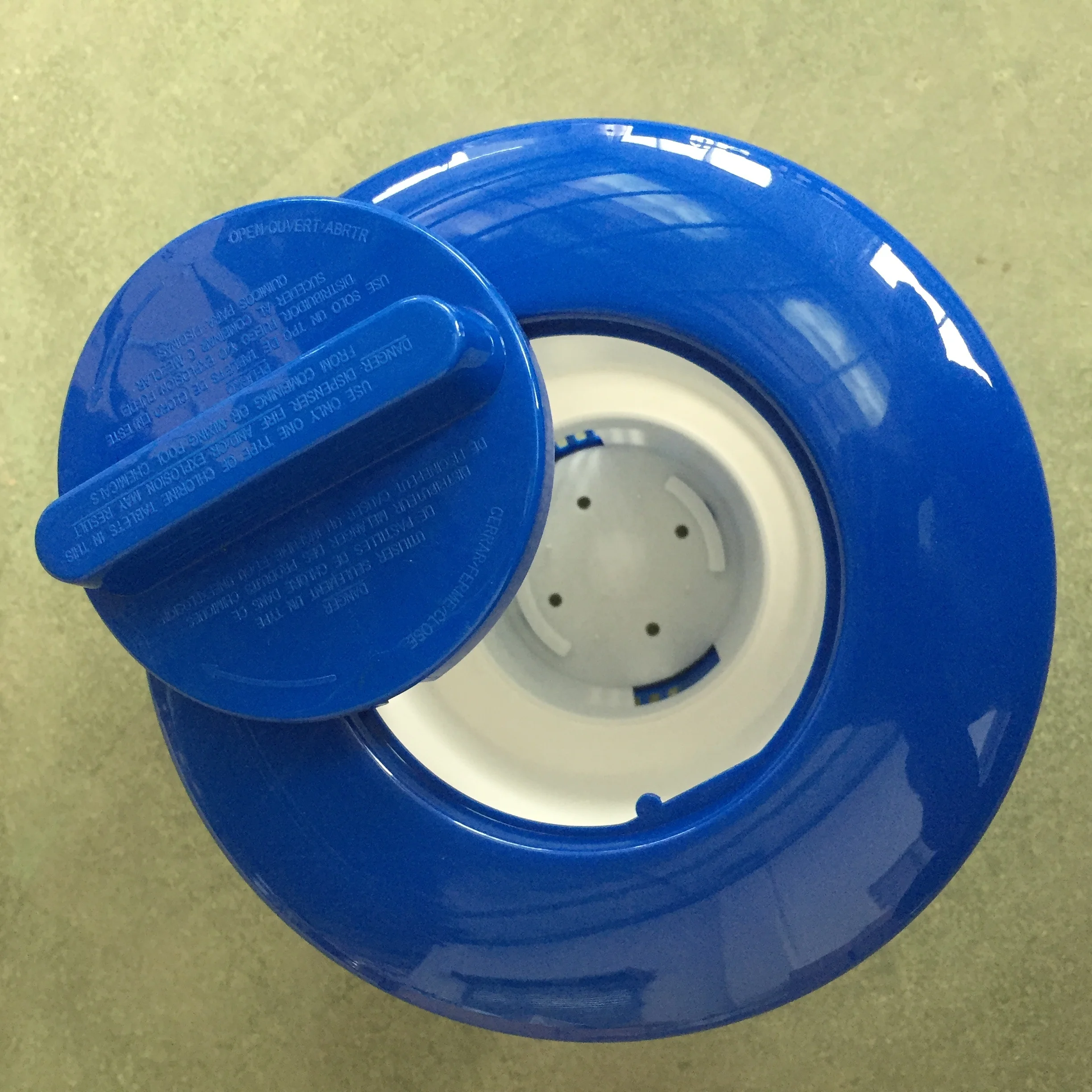 Swimming Pool Adjustable Expandable 5 Inch Floating Chlorine Dispenser