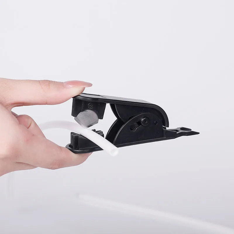 Water Pipe Accessories  Drinking Water PE Pipe Cutter with Plastic Casing  & Stainless Steel Blade for 1/4 3/8 size Pipe