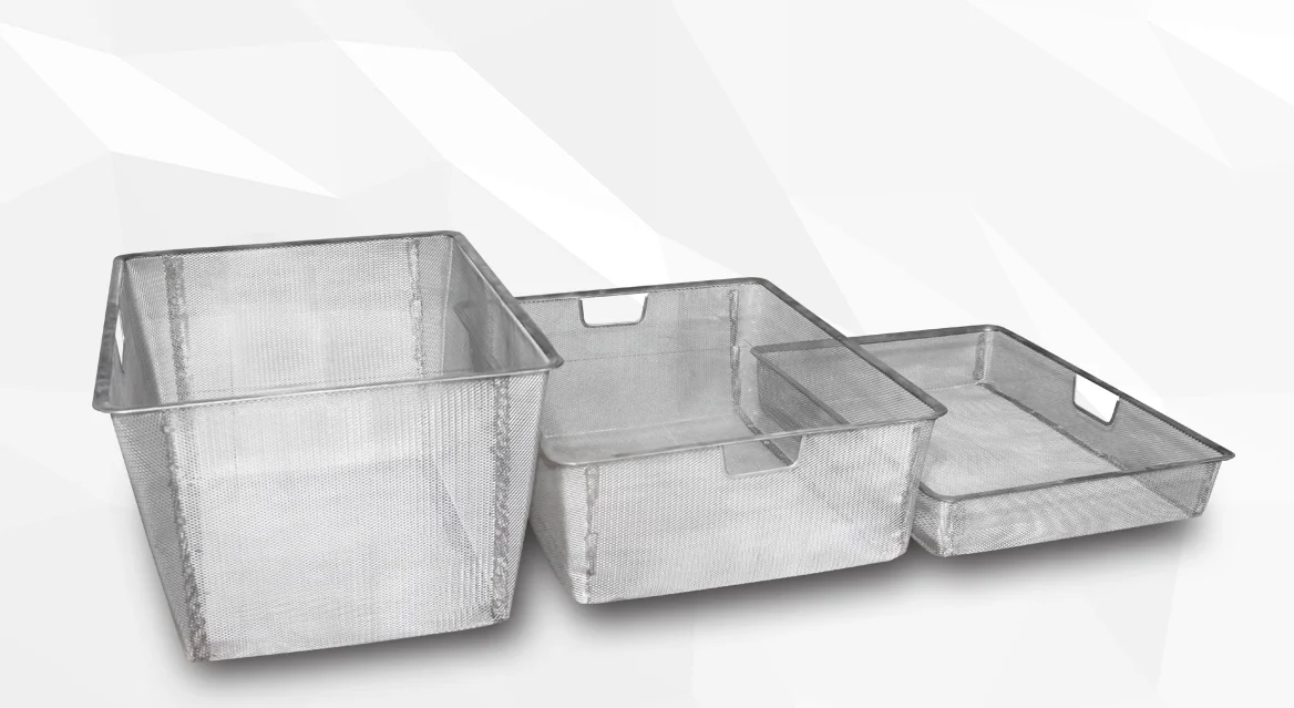 Hwashi large metal storage basket stainless steel wire basket production line,We can customize welding wire mesh basket