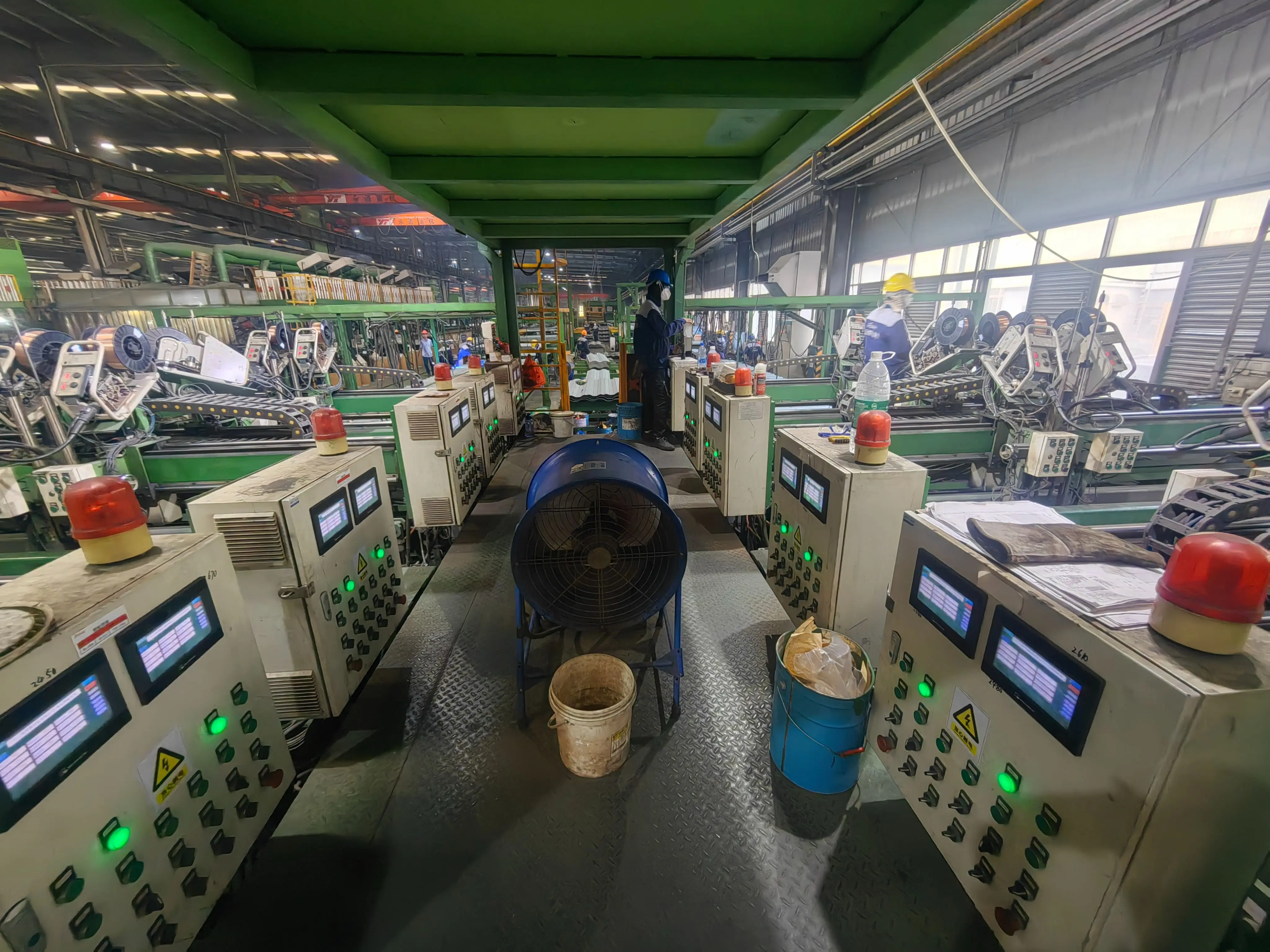 Competitive price container side panel and top panel production line equipment