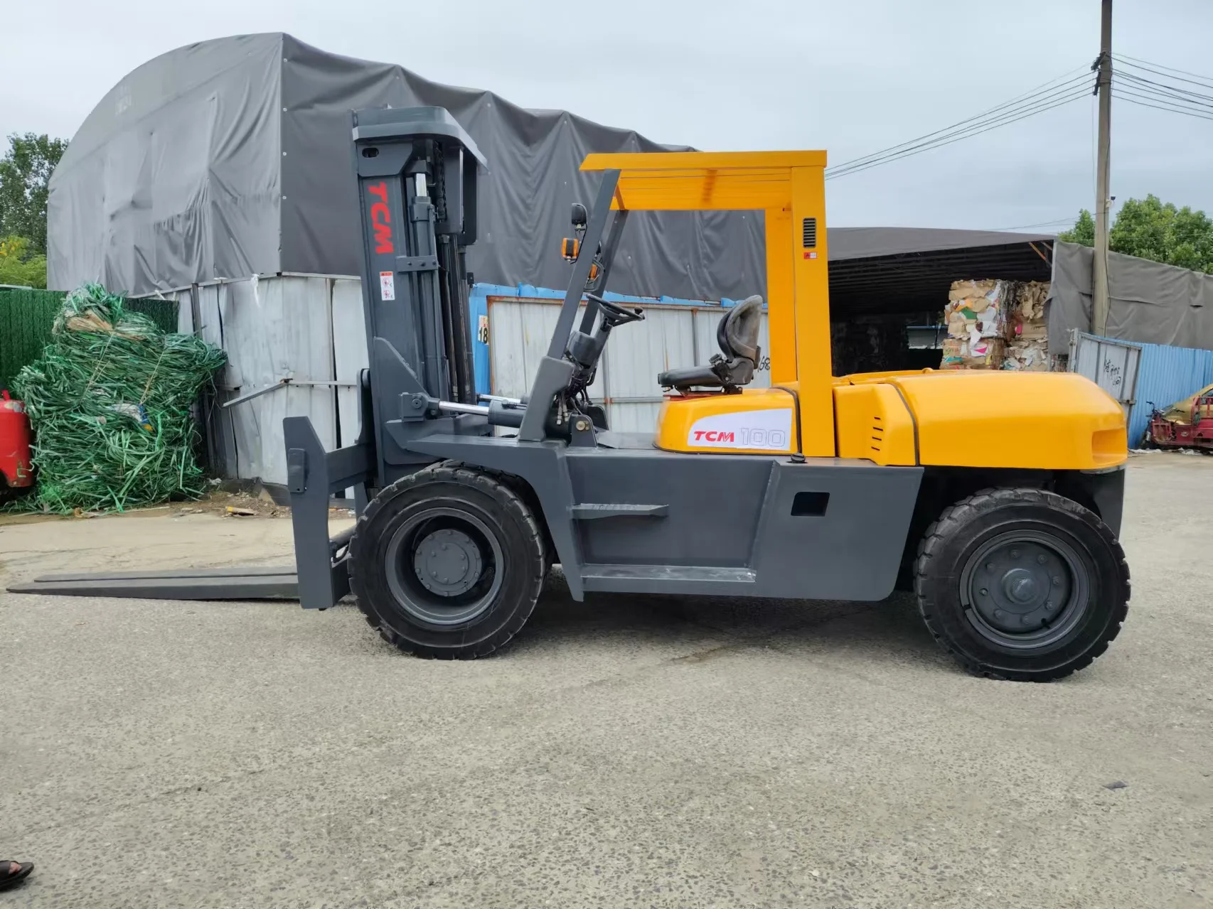 Best Price TCM FD100 10 Ton Capacity Forklift Japan Brand with Good Performance Motor Core Component for Retail Industries