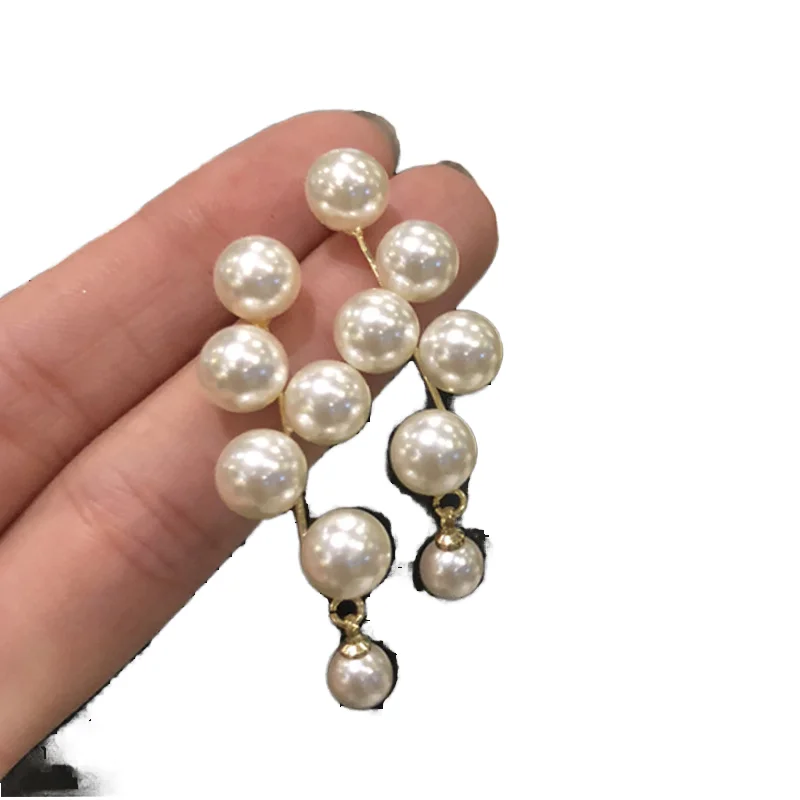 2023 New Romantic And Elegant Pearl Tassel Pendant Imitation Pearl Grape-shaped Earrings For Women