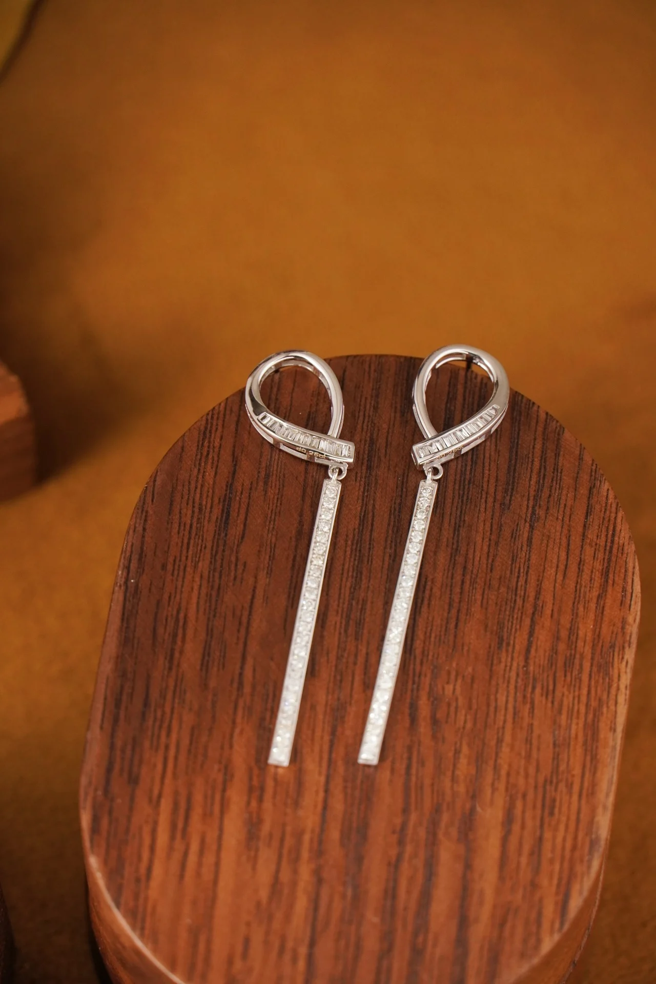 Xinfly Fashion slimmer suitable round face 18K real gold and 0.5ct natural Diamond balloon style Ear stud