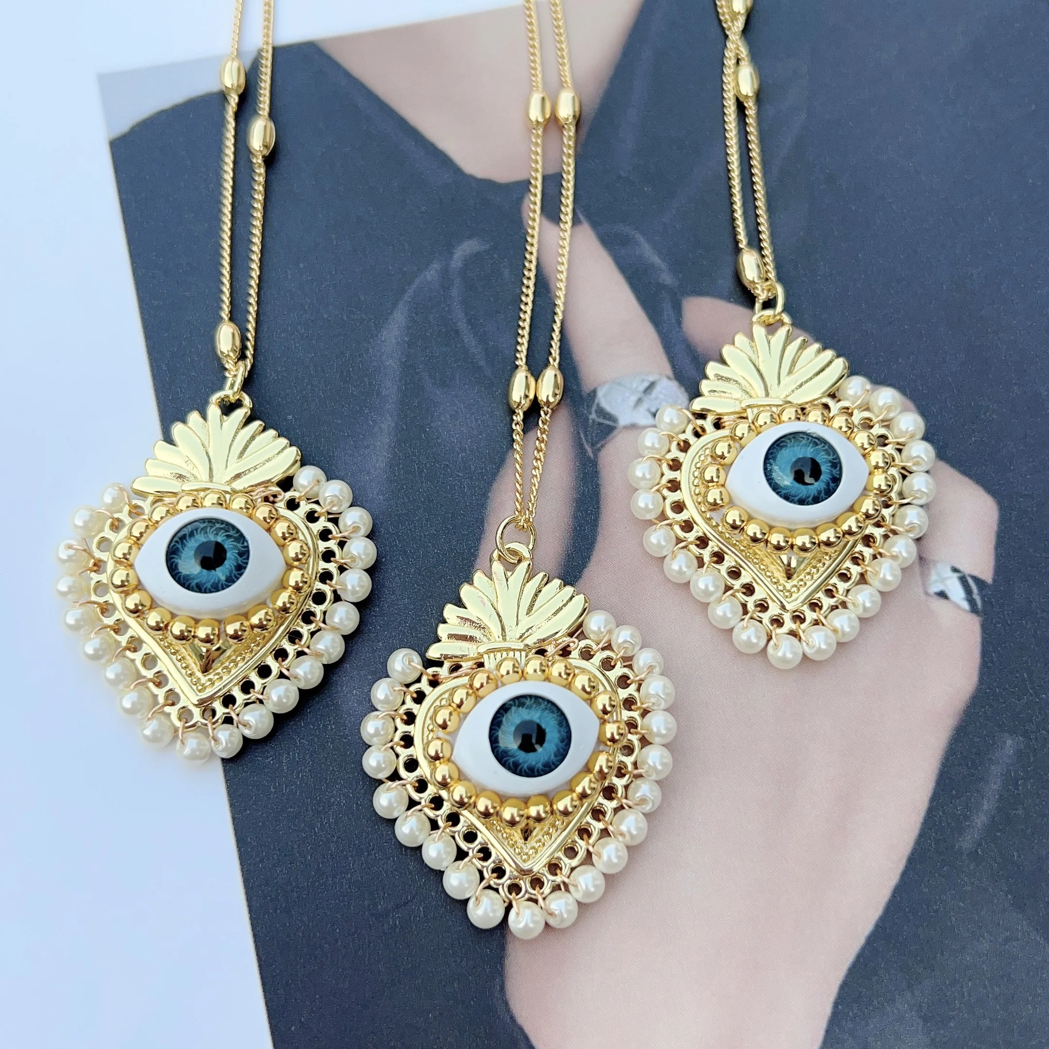 Ожерелье с жемчугом в форме сердца