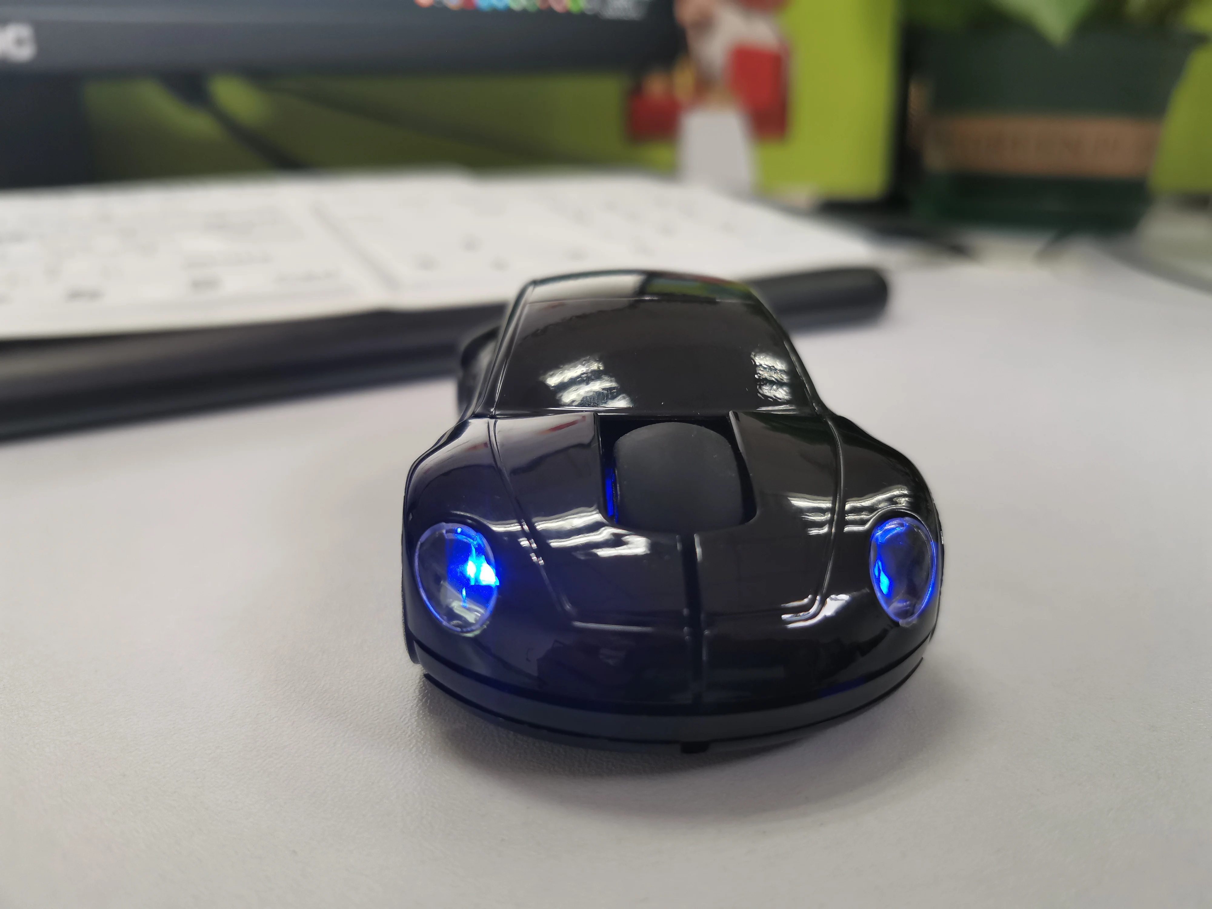 Новинка от производителя 2 4G рекламная оптическая мышь 3D беспроводная в форме автомобиля для