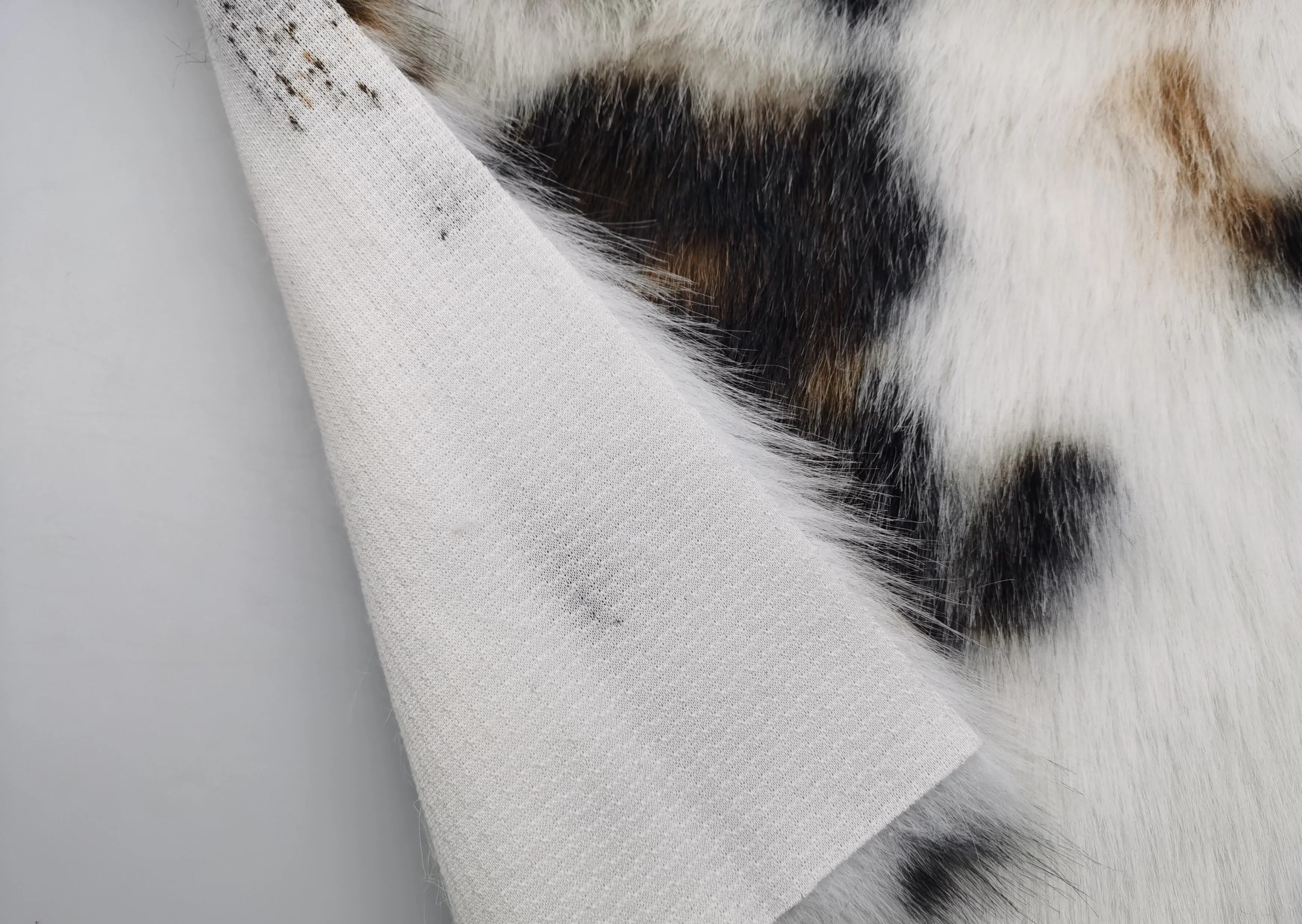 100% Polyester Warm Thick Printed Tuscany High Quality Faux Fake Animal Fur Fabric for Garment/ Home Textile/ Toys
