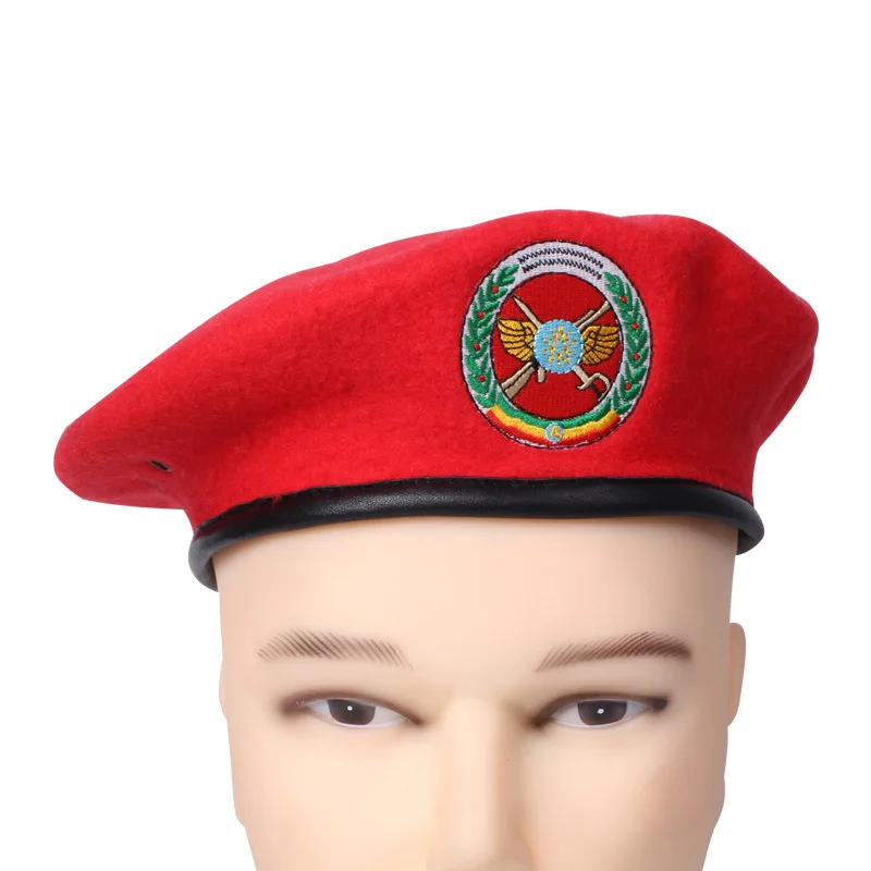 Customized Colored Red Green 100% Wool Tactical Berets High Quality metal cap insignia Beret Hat for Saudi