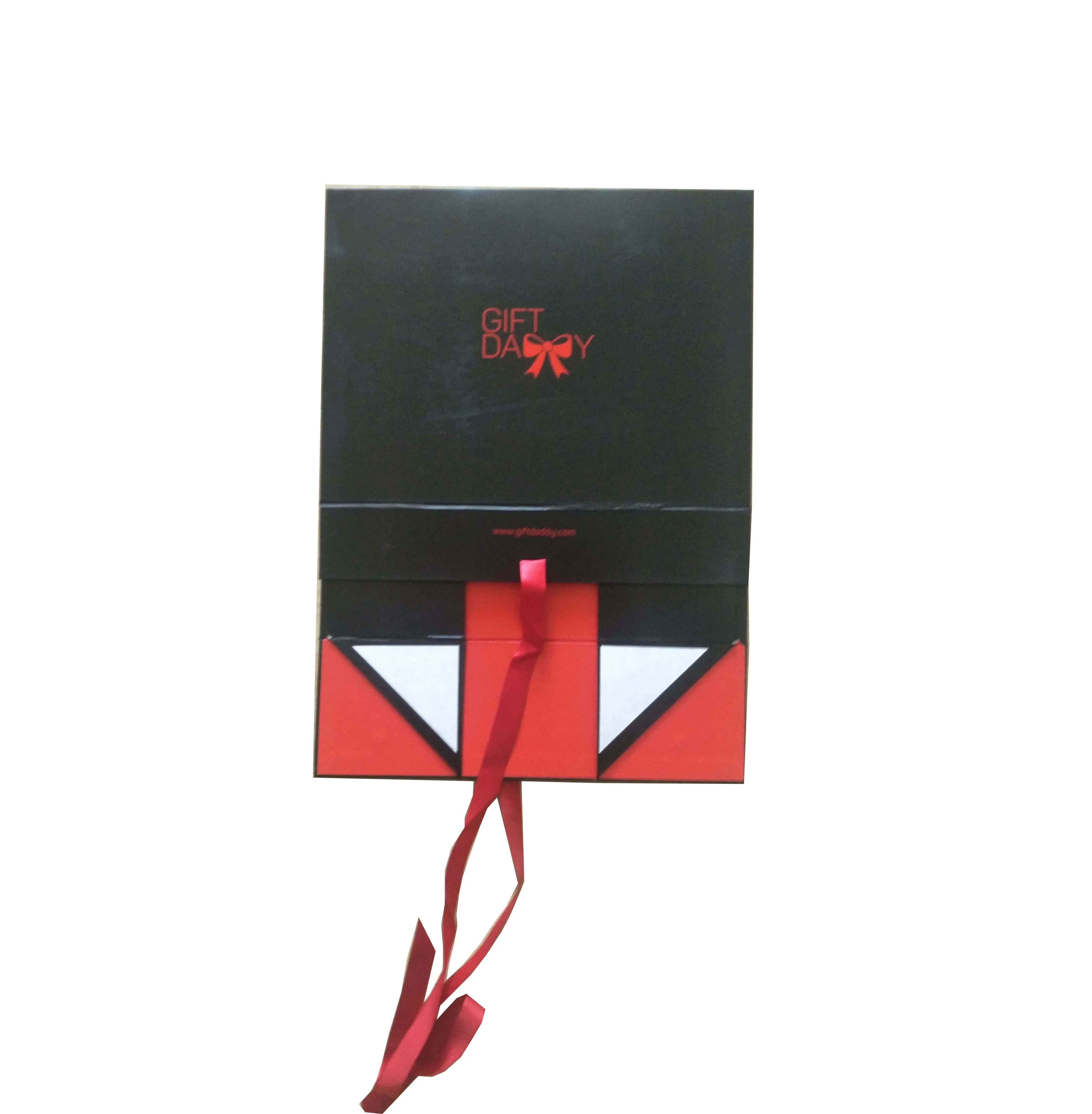 Paperboard Material and Art Paper Type gift box with the plastic handle