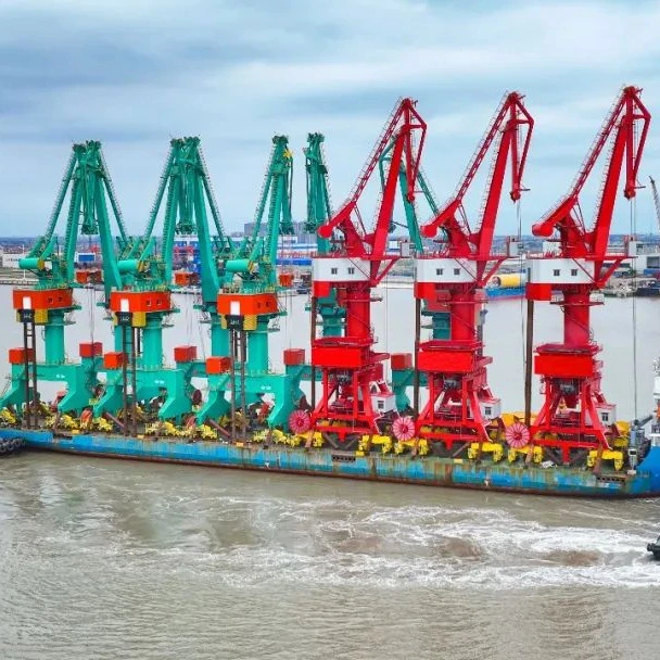 Heavy duty Wharf  Crane  luffing crane manufacturer