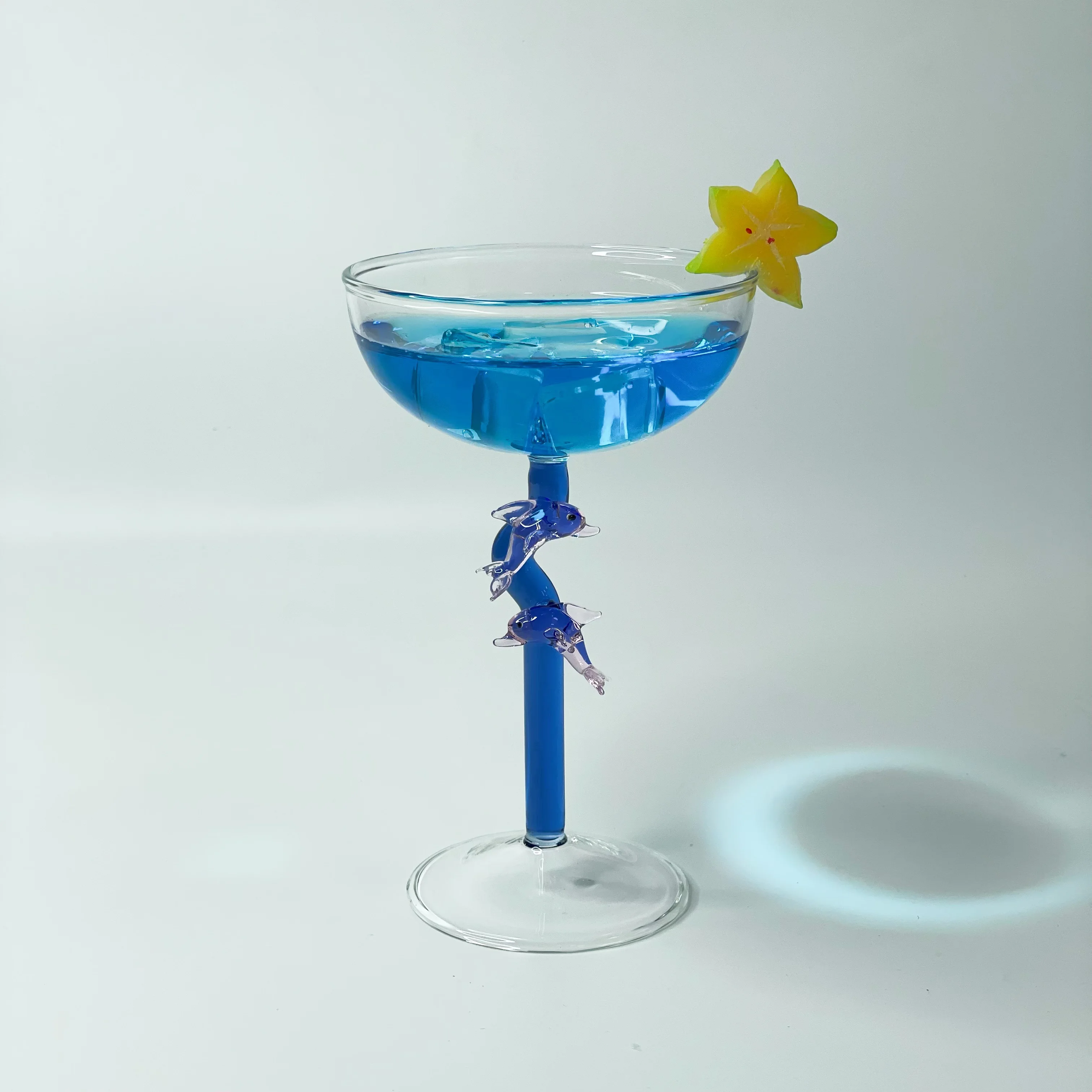 Creative Cocktail Martini Goblet Champagne Coupe Martini Glass with 3D Dolphin Animals 6.8oz Tableware Unique Bar Cocktail Glass
