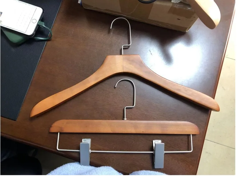 Custom logo multi-color high quality standard eco-friendly cheap clothes jacket shirt wooden hanger