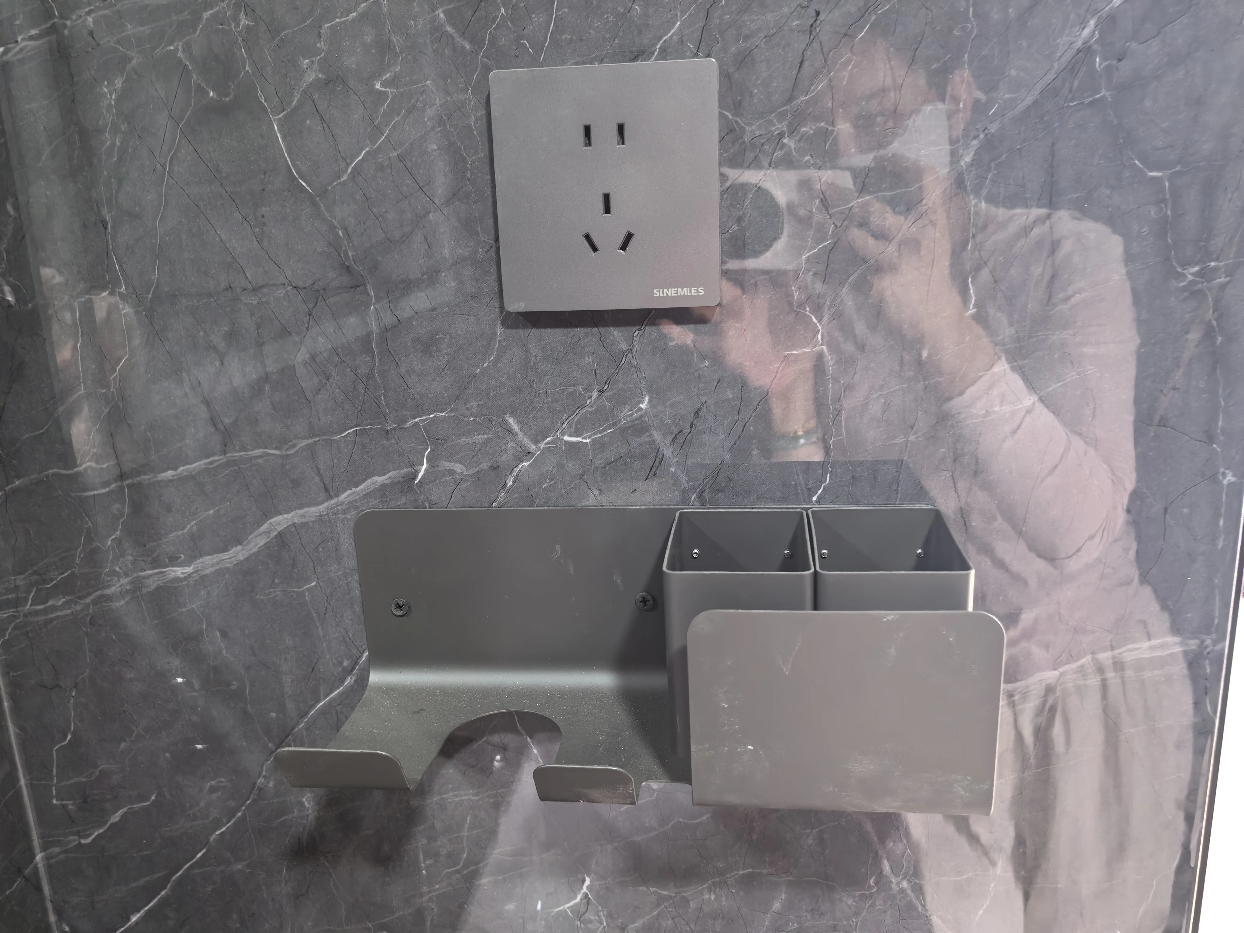 Wholesale price direct sale mini space capsule steel frame modern luxury hotel space capsule room for sale