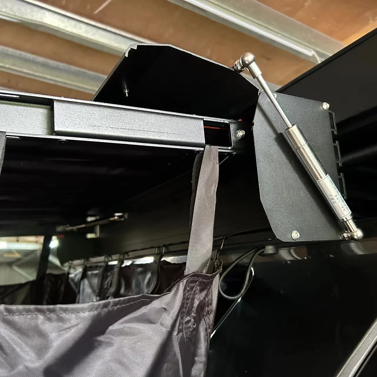 New style  Arcadia  Aluminum Shell Box Outdoor Bath Toilet Tent Shower Tent Camping Car Side Shower Tent