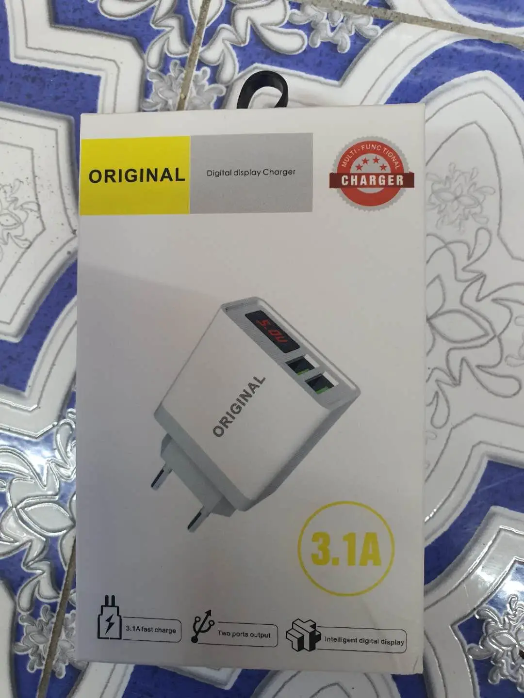 
2020 Smart LED Digital Display USB charger 5V 2.4A dual port wireless phone wall charger for smartphone 