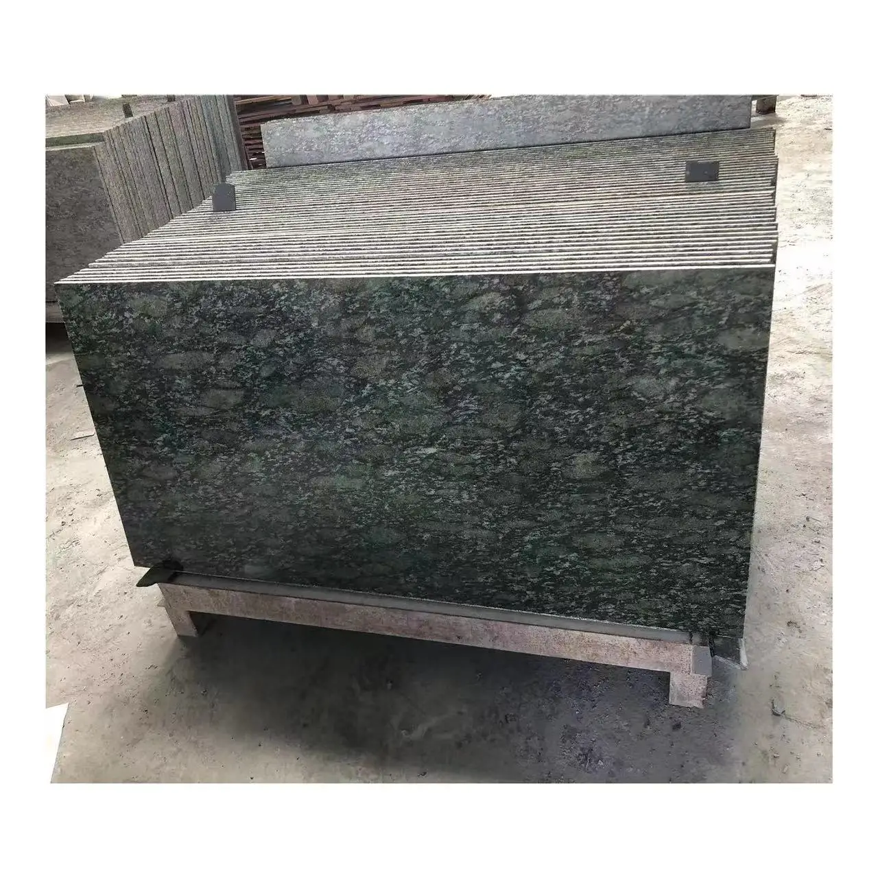 Nature stone cheap granite green color forest green granite tile