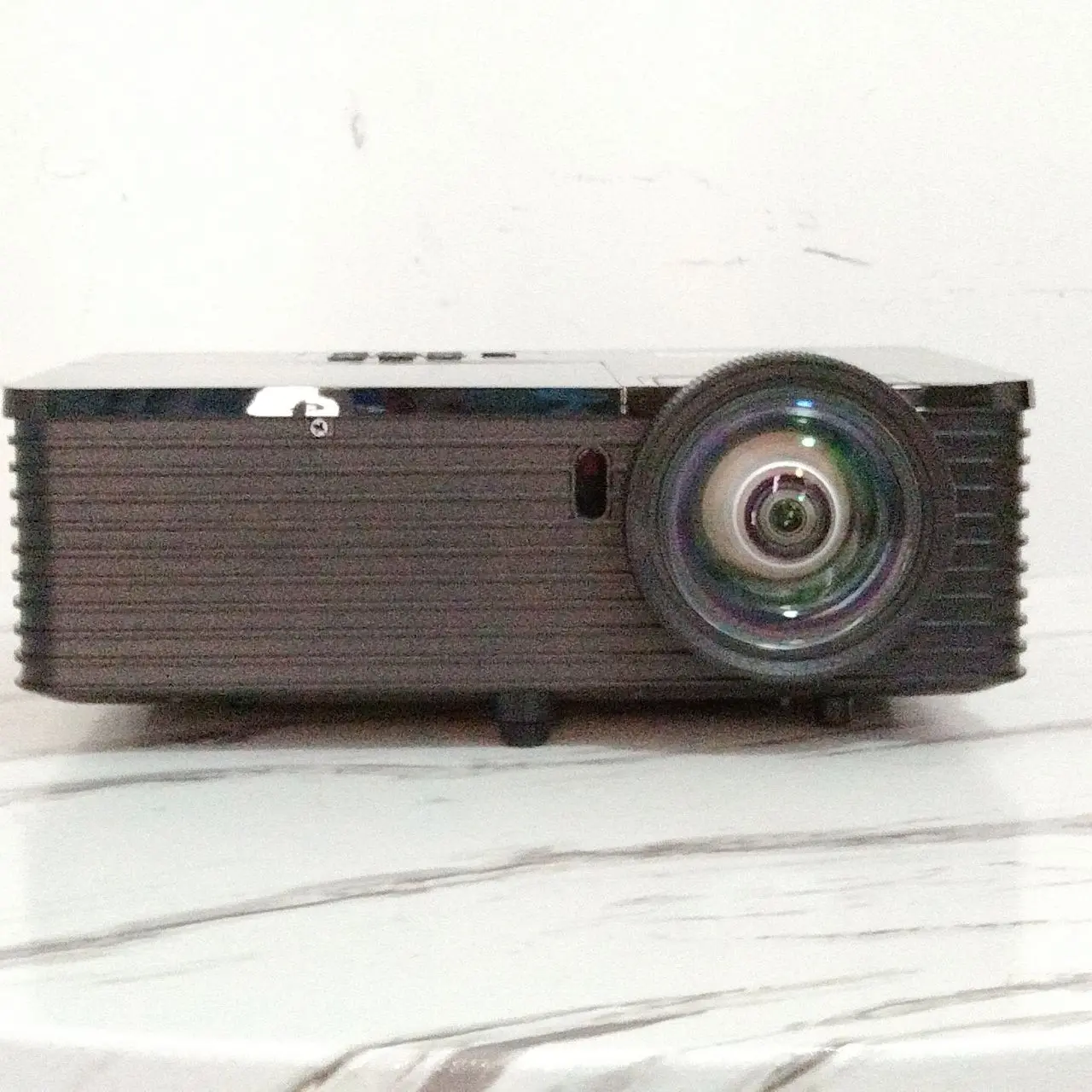 2023 the latest Short Throw DLP HD projector, 4200 high lumen home theater, school multi media