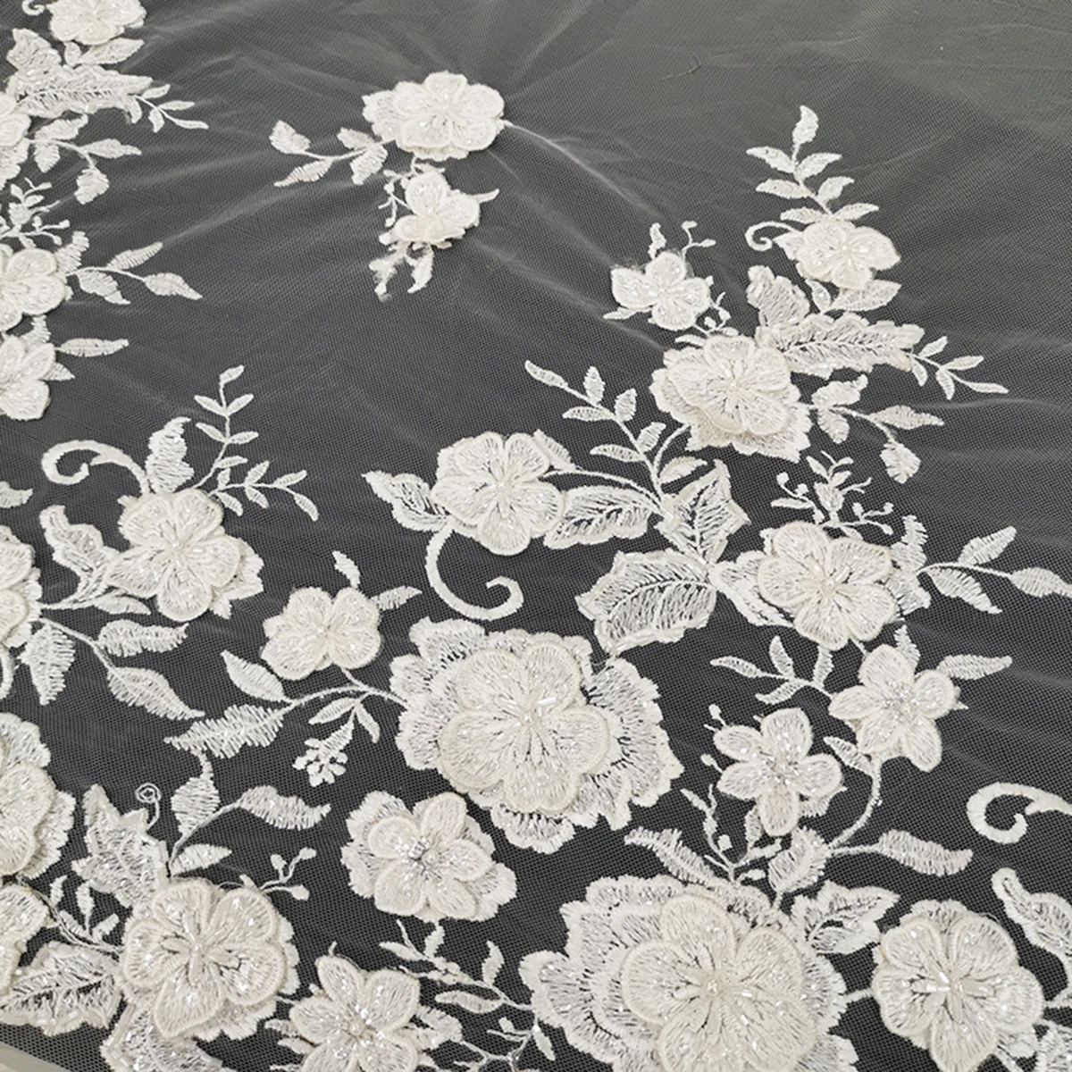 Good Quality African Floral Design White Bridal Embroidery Beaded Tulle Mesh 3D Flower Elegant Wedding Dress Crystal Lace Fabric