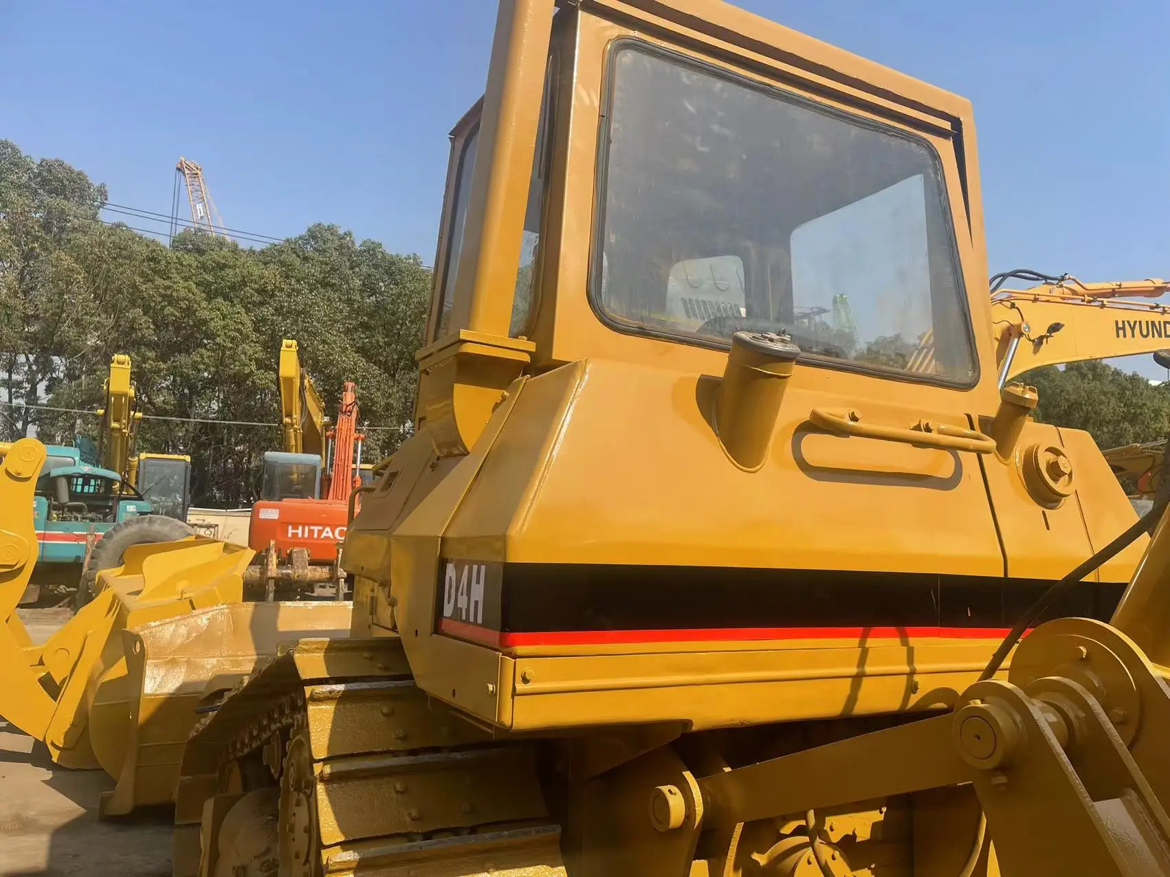 Perfect Working Condition Land Leveler Second-hand Caterpillar Construction Machinery CAT d4h Motor Grader