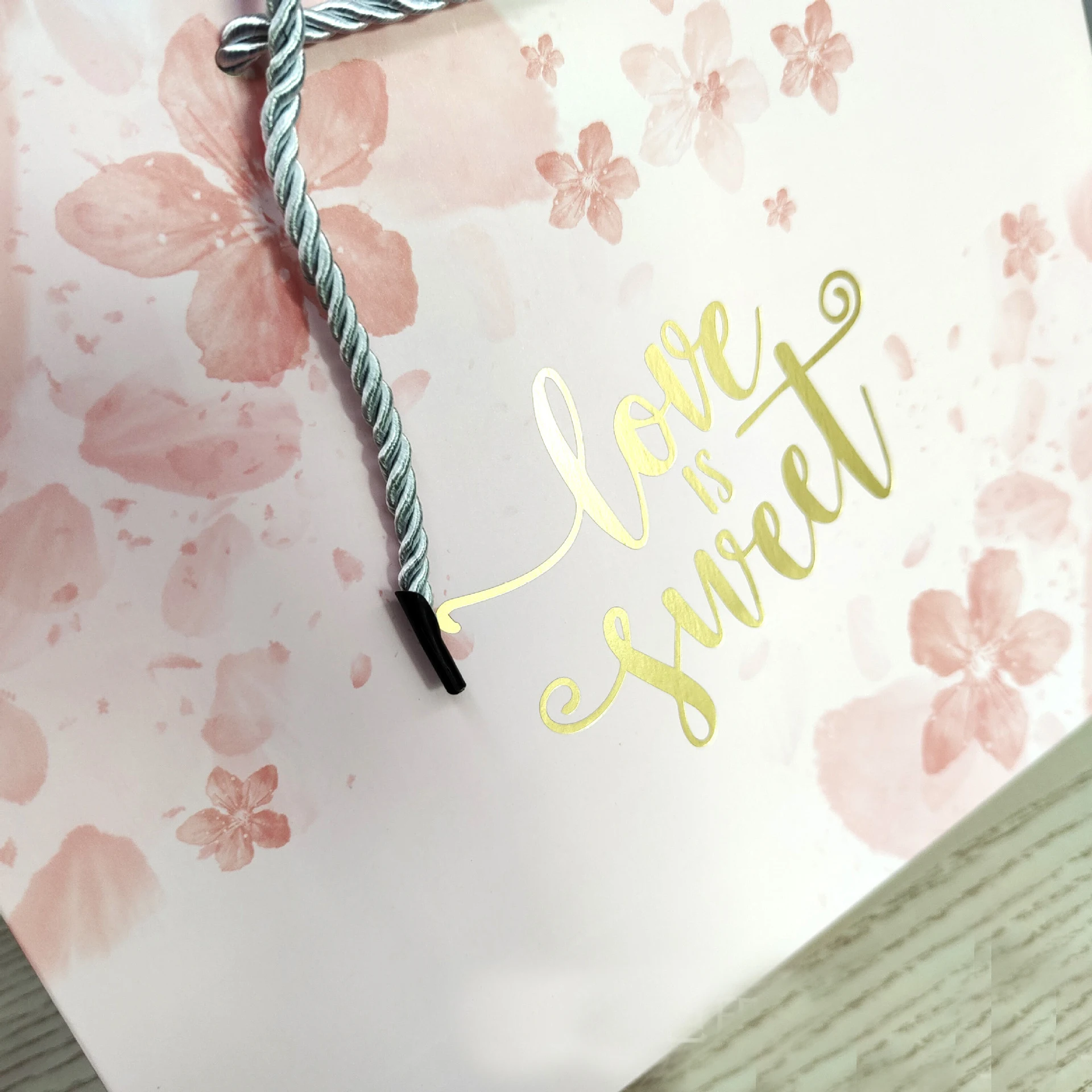 China manufacturer custom print logo victorias secret pink garment jewel packaging shopping paper bag