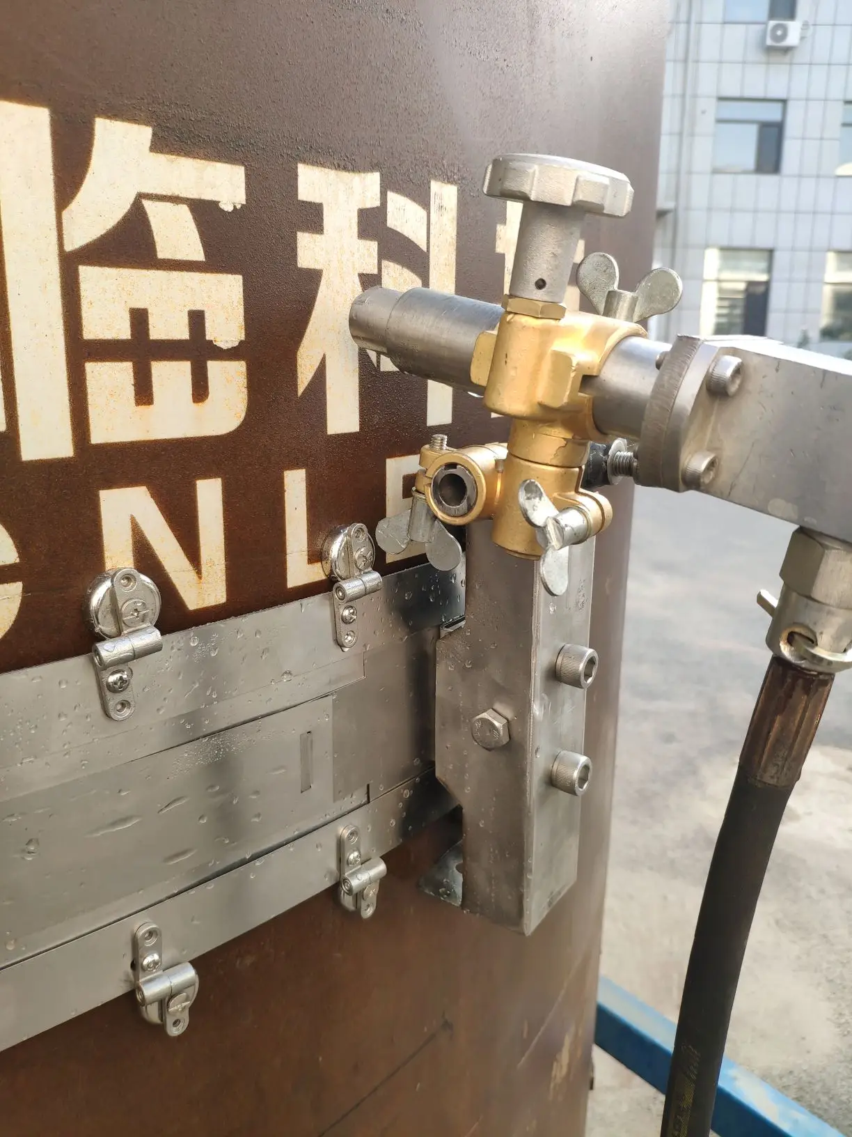 Professional Factory Supply flammable and explosive goods pipelie and oil tank portable waterjet cutting machine