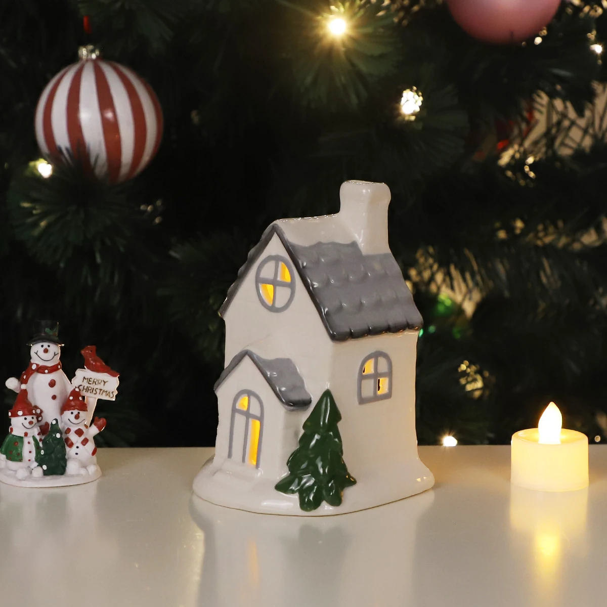 Светодиодные рождественские керамические деревенские дома маленькие фарфоровые предварительно освещенные светодиодные Рождественские Зимние оптом
