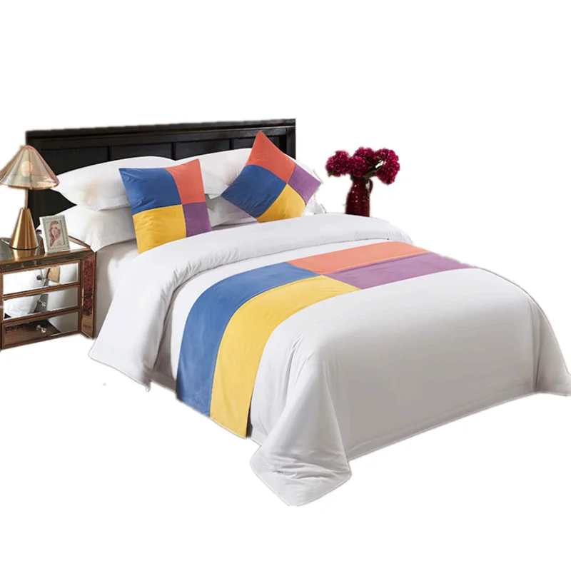 Customized Fashion Wholesale 100% Polyester Fiber Hotel Satin Fabric Geometric Stripe Bed Runner And Cushion Set For Hotel
