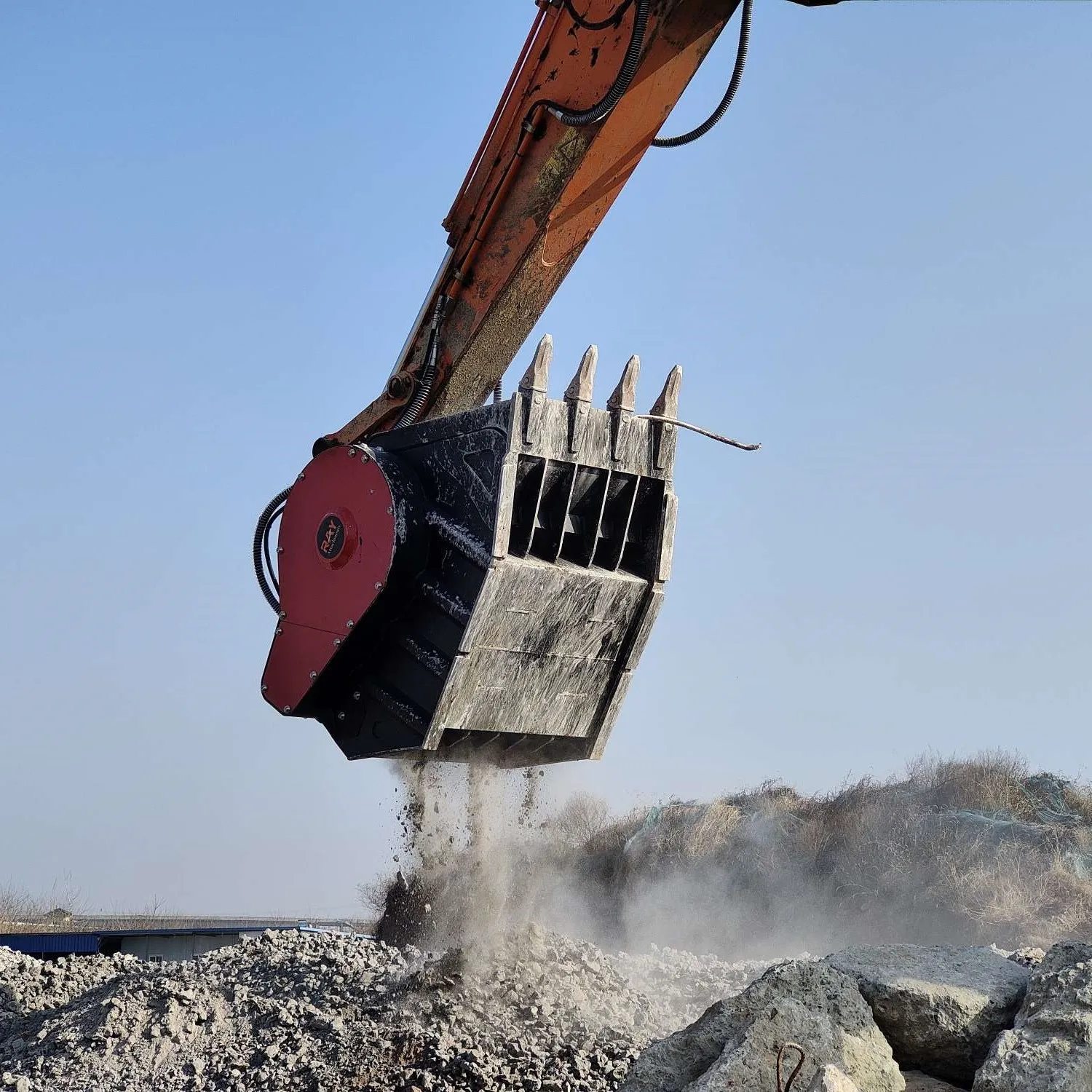 Construction machinery excavator accessories construction loader fine screening bucket stone crusher bucket for excavator