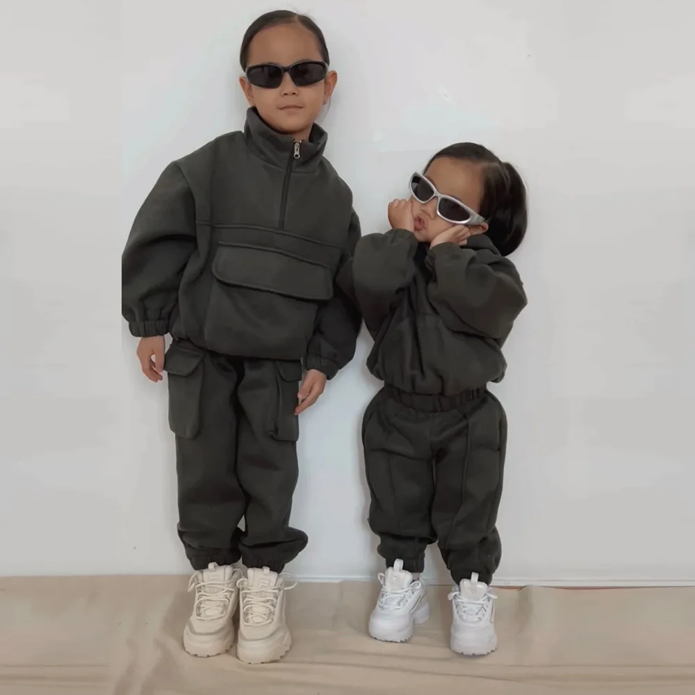 OEM school children unisex Boy clothing sets jogging tracksuits sets blank thick fleece autumn winter sweat suit for kids