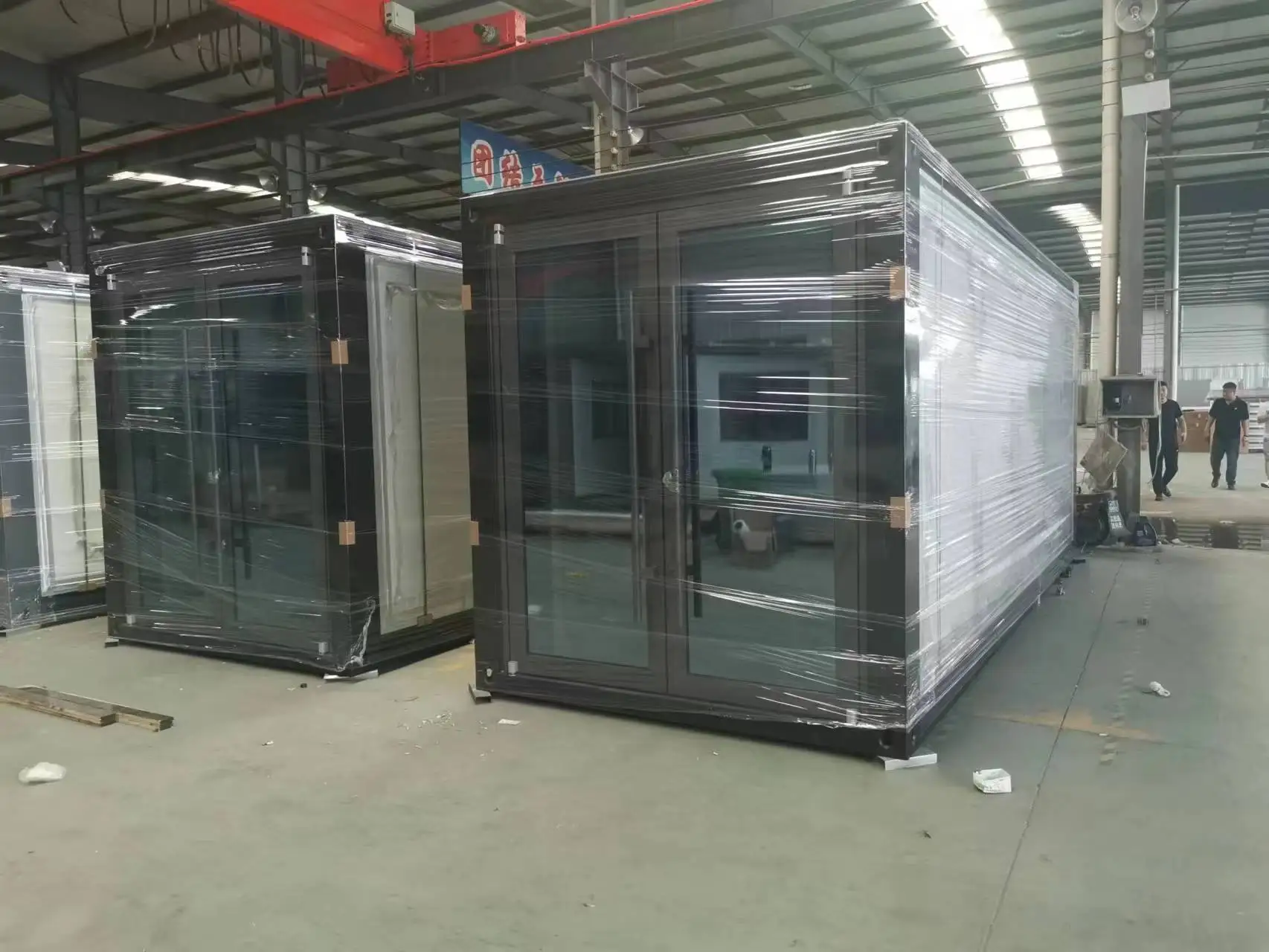 Factory Price 20 Feet Luxury Villa Modern Extendable Living Container House for wholesale price