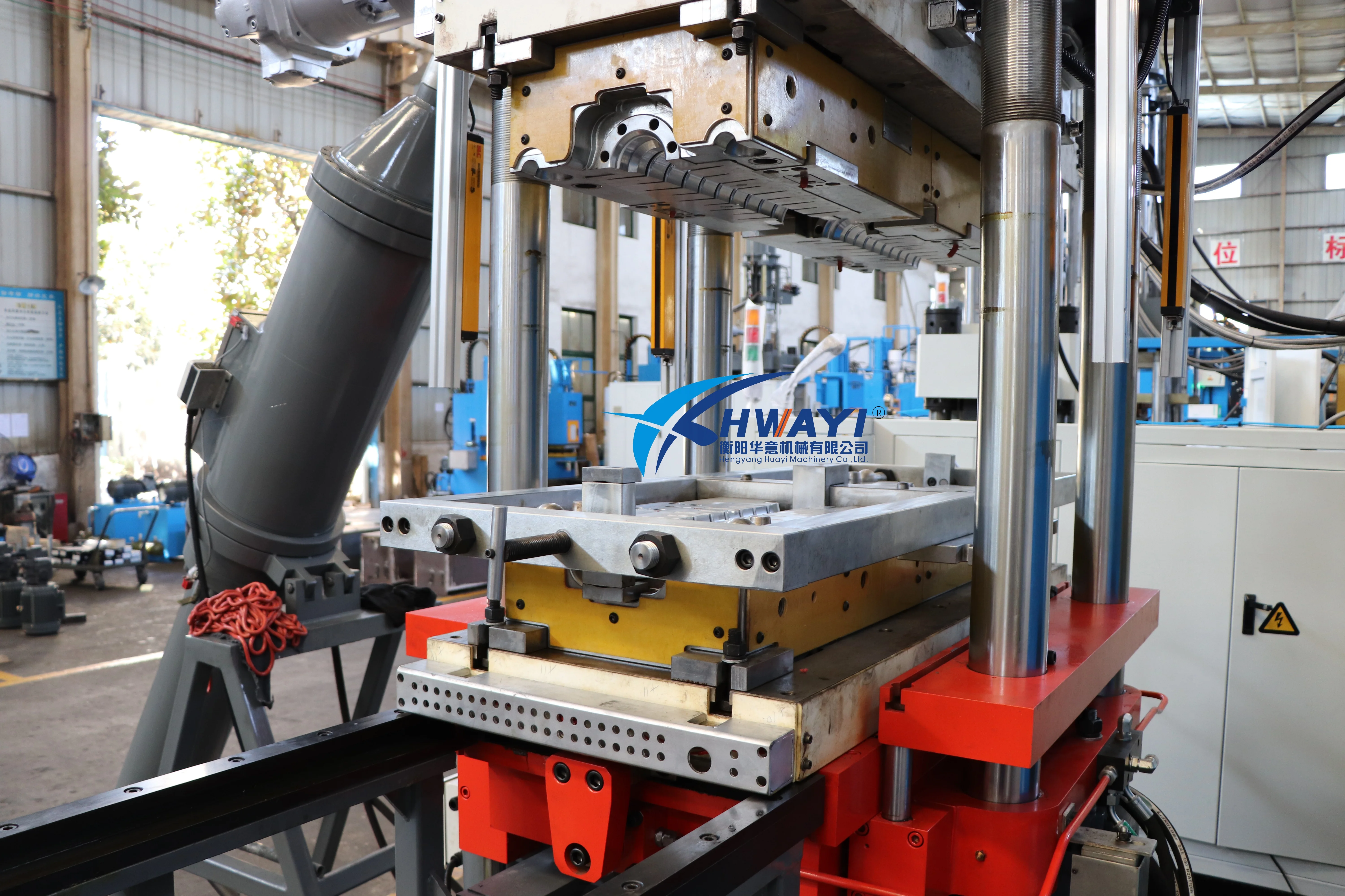 300ton rubber injection molding machine for making 35kv-66kv HTV silicone insulator horizontal silicone rubber injection machine