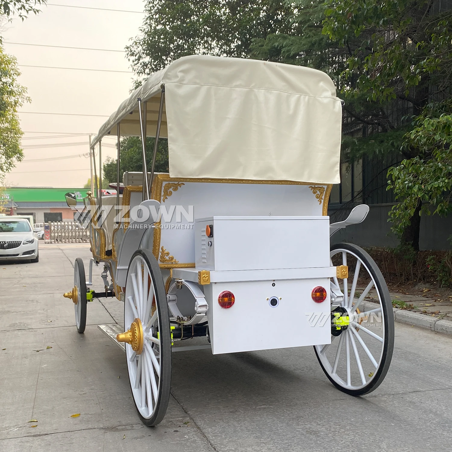 Luxurious White Metal Sightseeing Carriage - Customizable Big Victorian Style Wedding Wagon with Classic Horse Drawn Appeal