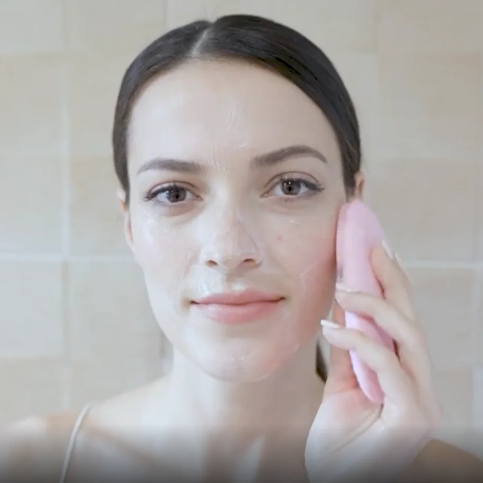 High Quality Skin Cleanser Facial Cleansing brush Wireless Charging Electric face cleansing brush Electric Beauty Product