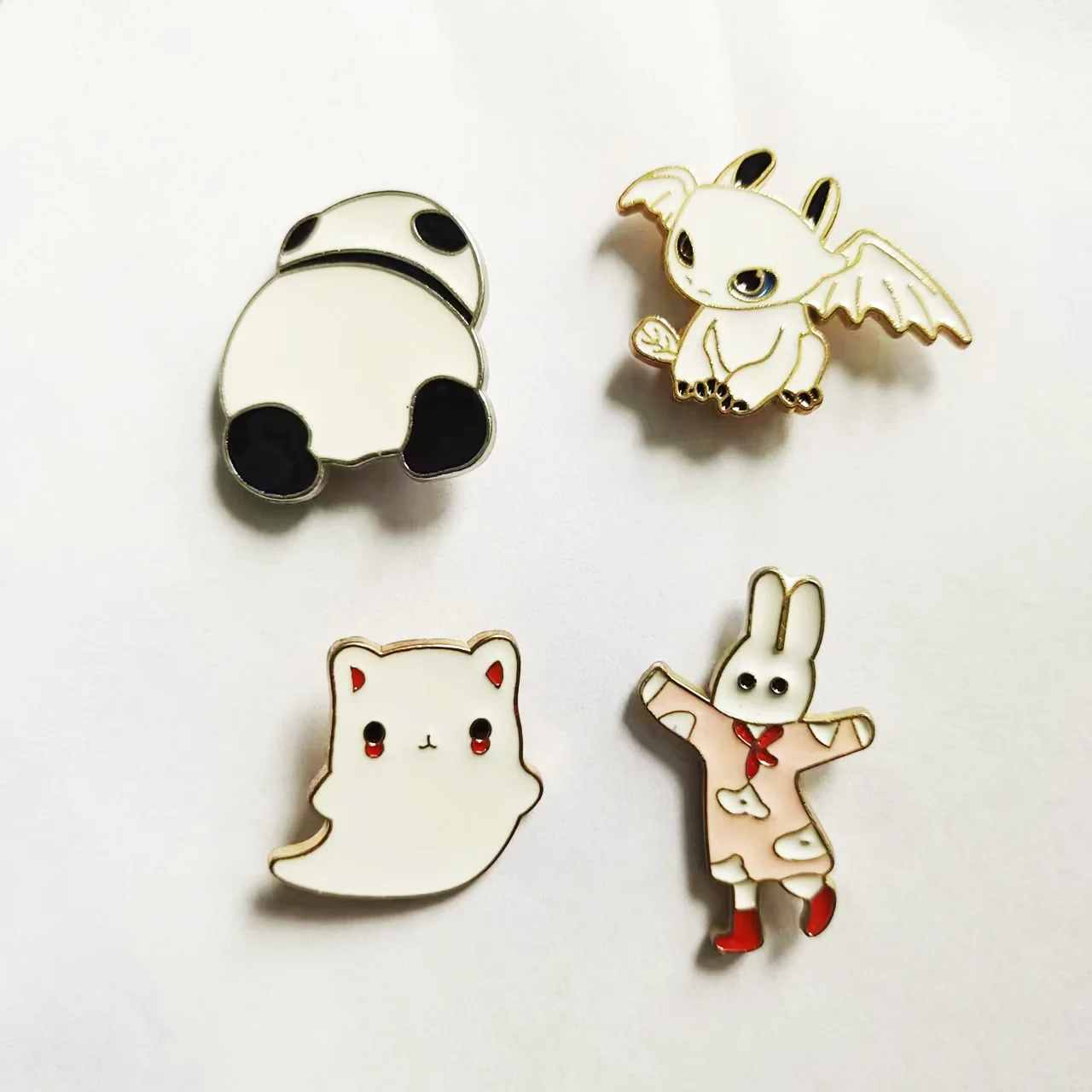 Button Pins Aesthetic custom Funny Cartoon brooch Cute Enamel Pins Bulk Enamel Pin for Backpacks Bag Hat clothes