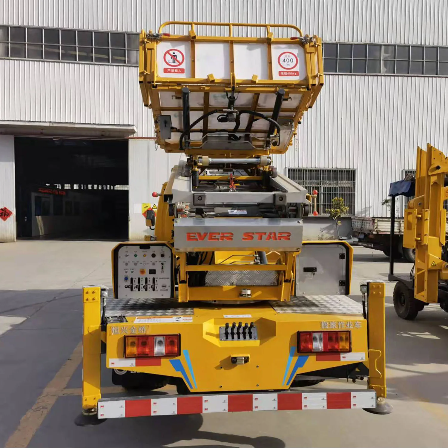 32m Lift Platform High-altitude Transportation Ladder Lift Truck Car