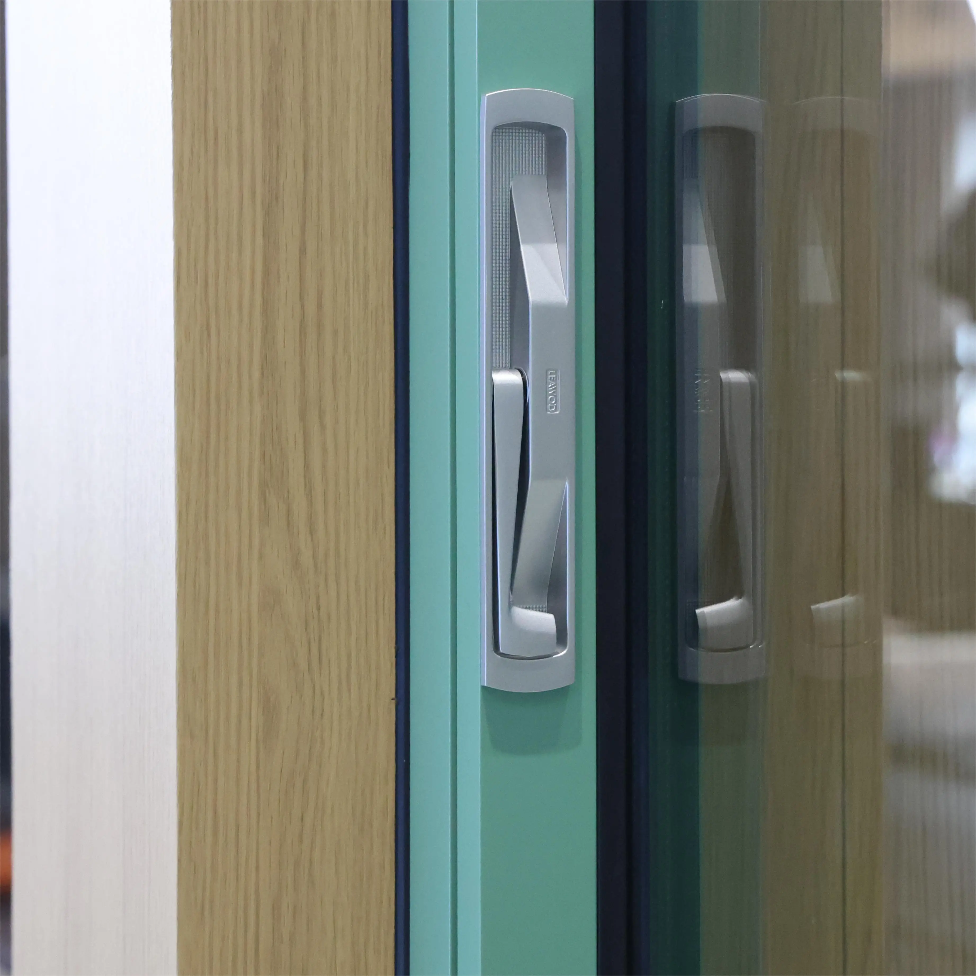 Popular design  Narrow frame toughened glass outward opening thermal break swing windows