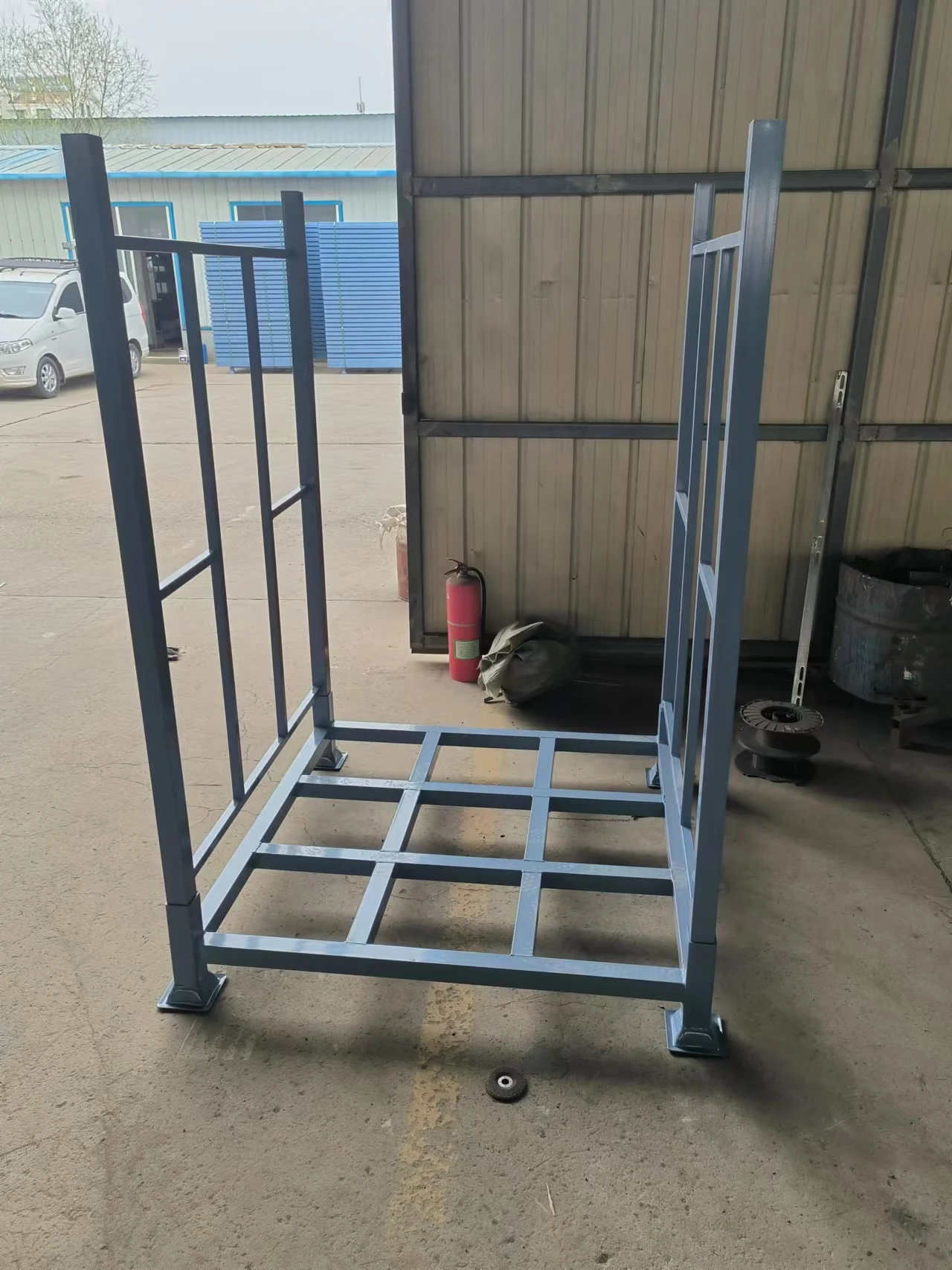 Blue Industrial Heavy Duty Foldable Stacking Pallet Rack Tire Rack Storage Steel Rack stack pallet frames