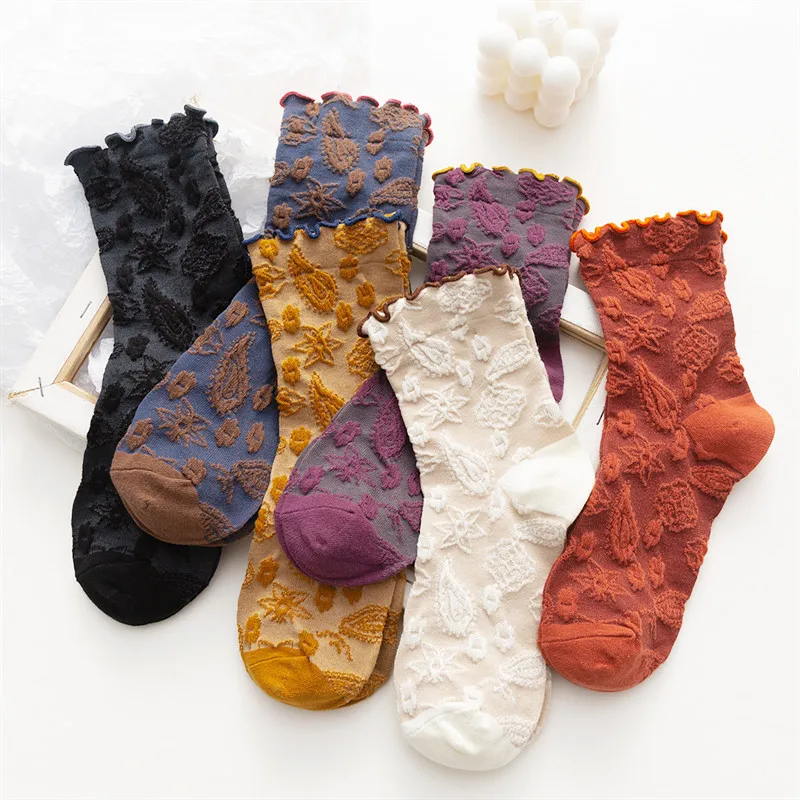 Support Sample Cotton Sweat-Absorbent Winter Casual National Wind Fancy Lace Crew Socks For Women