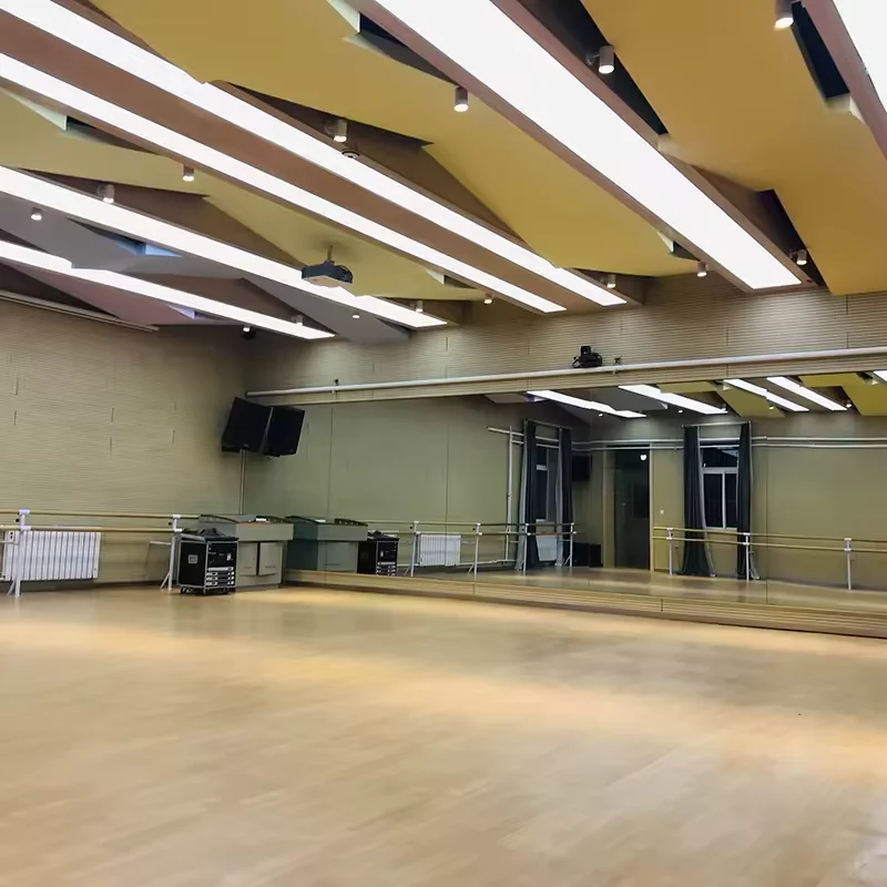 4.5mm PVC Indoor flooring wood pattern Sport Court Gym Floor for Basketball Table Tennis Plastic