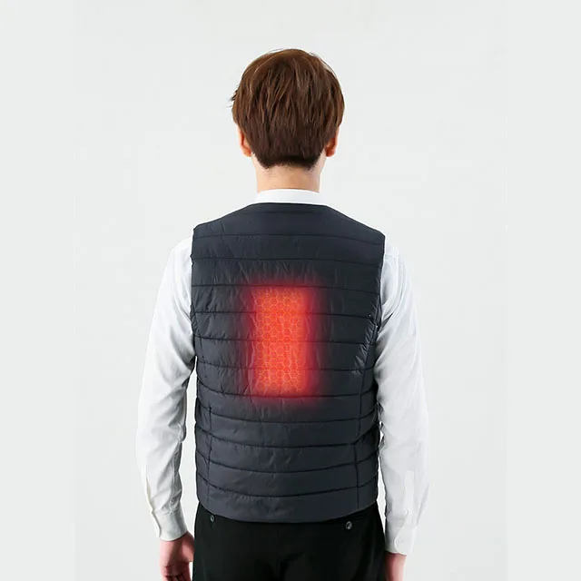 Graphene far infrared intelligent heating vest is essential for thermal physical therapy in autumn