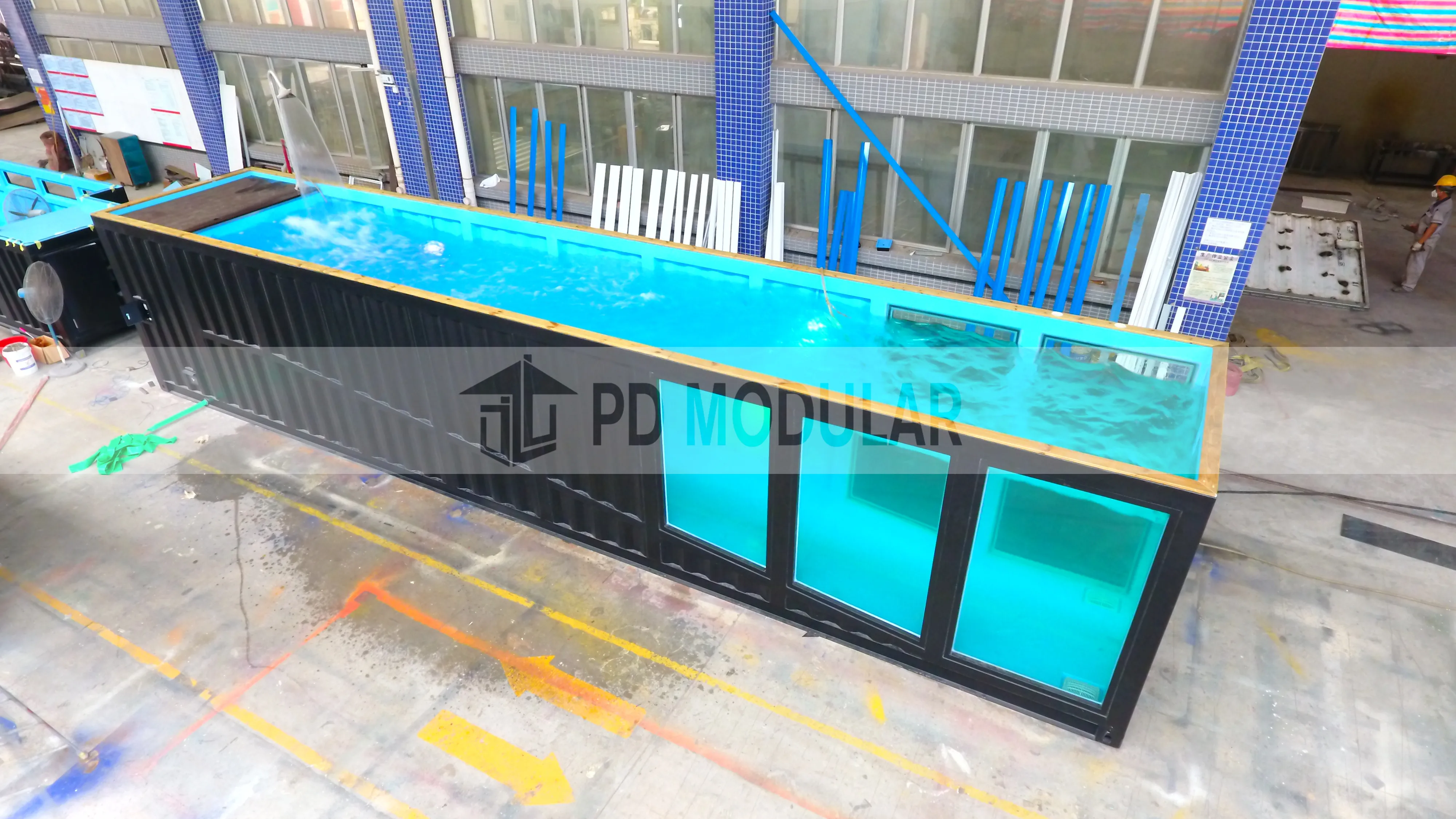 2019 Hot Sale Prefab Modern Luxury High-Quality Factory Price Portable Swimming Pools with Glasses