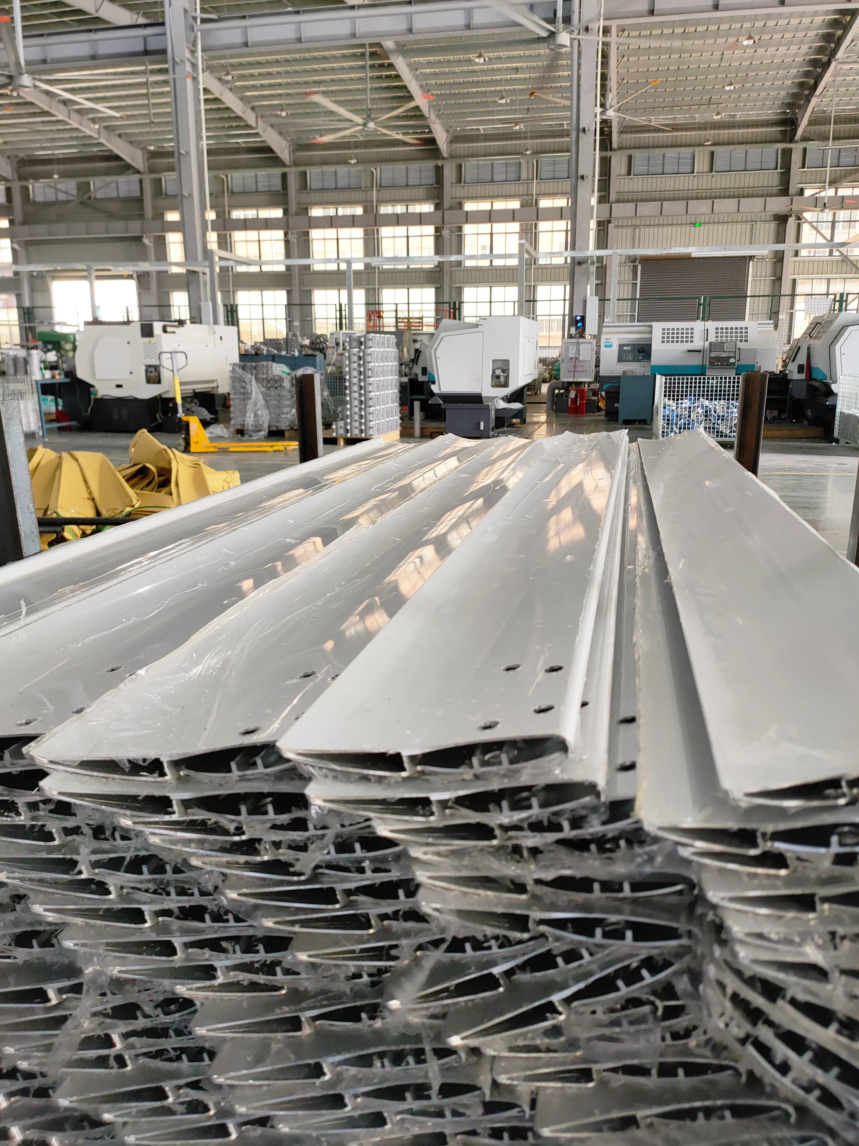 12ft 3.7M HVLS Warehouse Ventilation Fans IP66 Controlled for Efficient Cooling